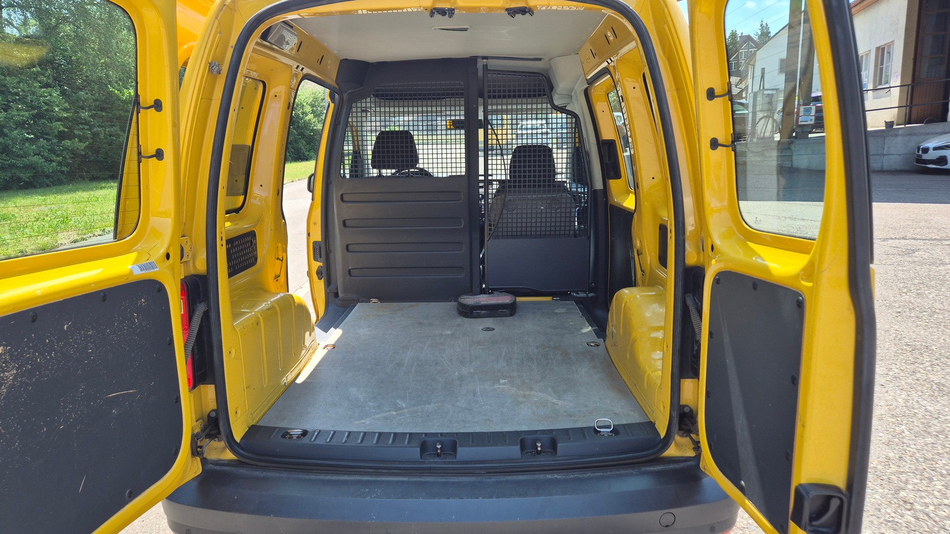 VW Caddy 2.0 TDI Comfortline 4Motion-image-7