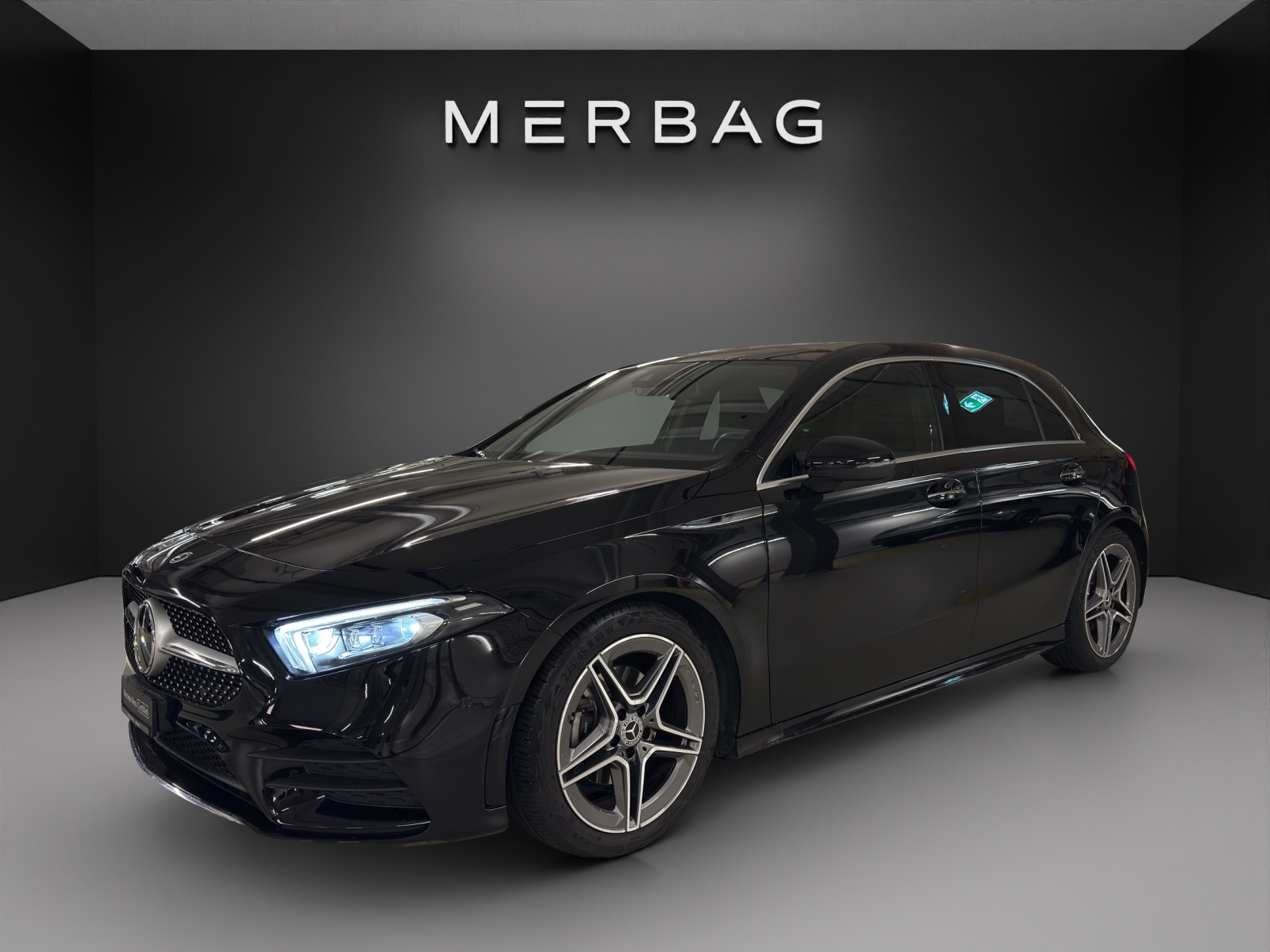 MERCEDES-BENZ A 200 AMG Line 7G-DCT-image-2
