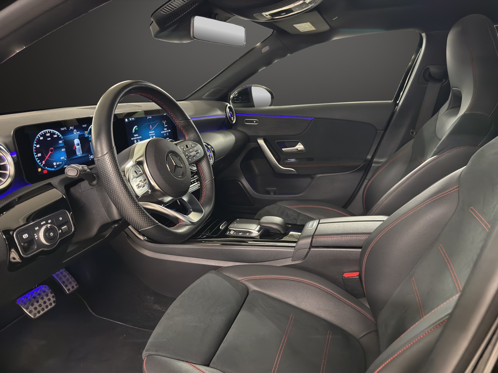 MERCEDES-BENZ A 200 AMG Line 7G-DCT-image-12
