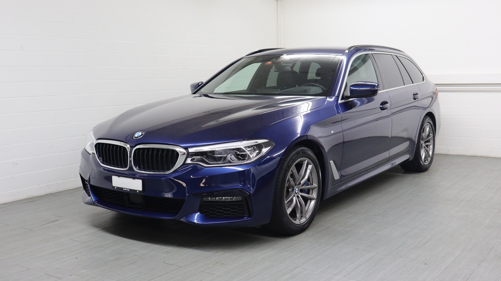 BMW 530d xDrive SAG Touring-image-0