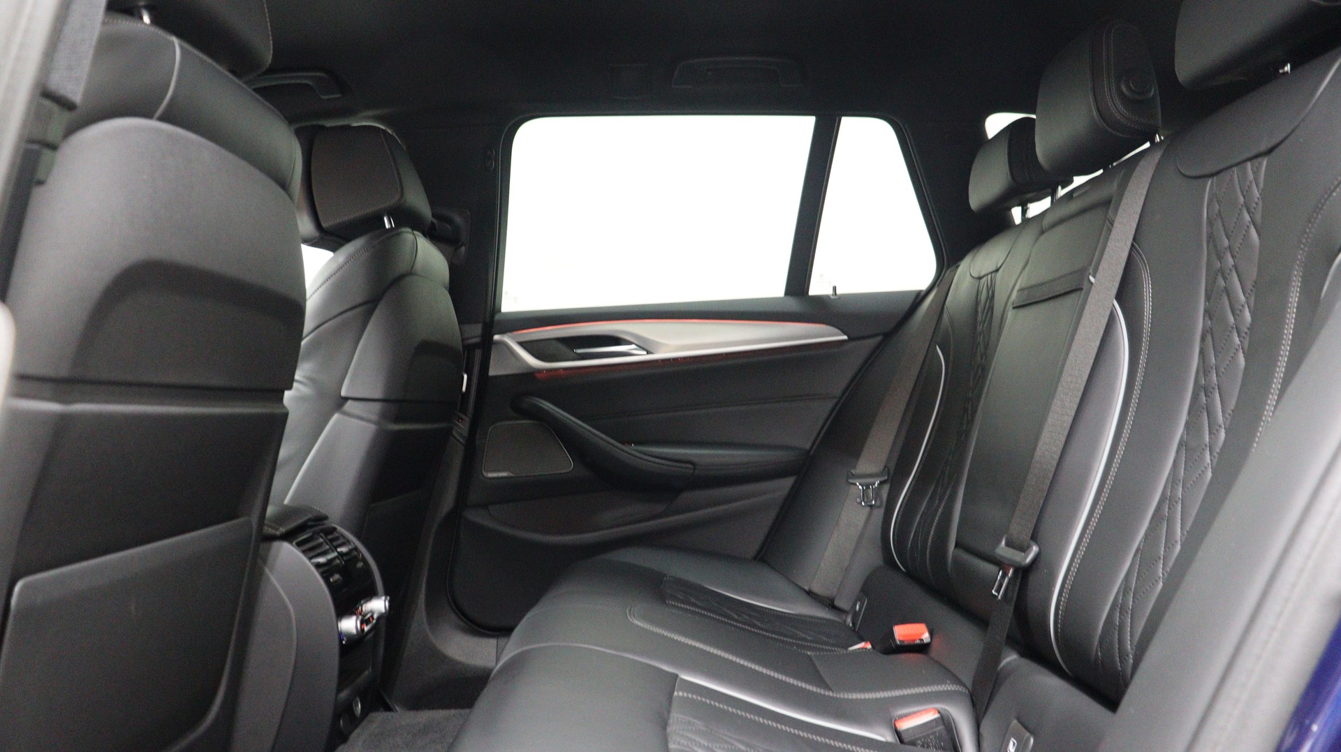 BMW 530d xDrive SAG Touring-image-3