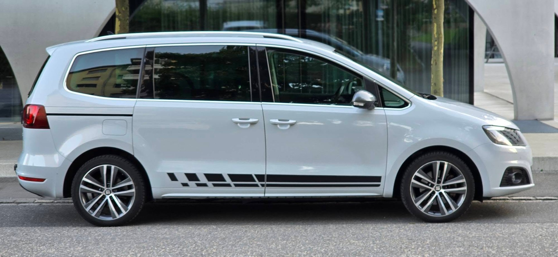 SEAT Alhambra 2.0 TDI FR Line 4Drive | 7-Plätzer-showroom-element-3