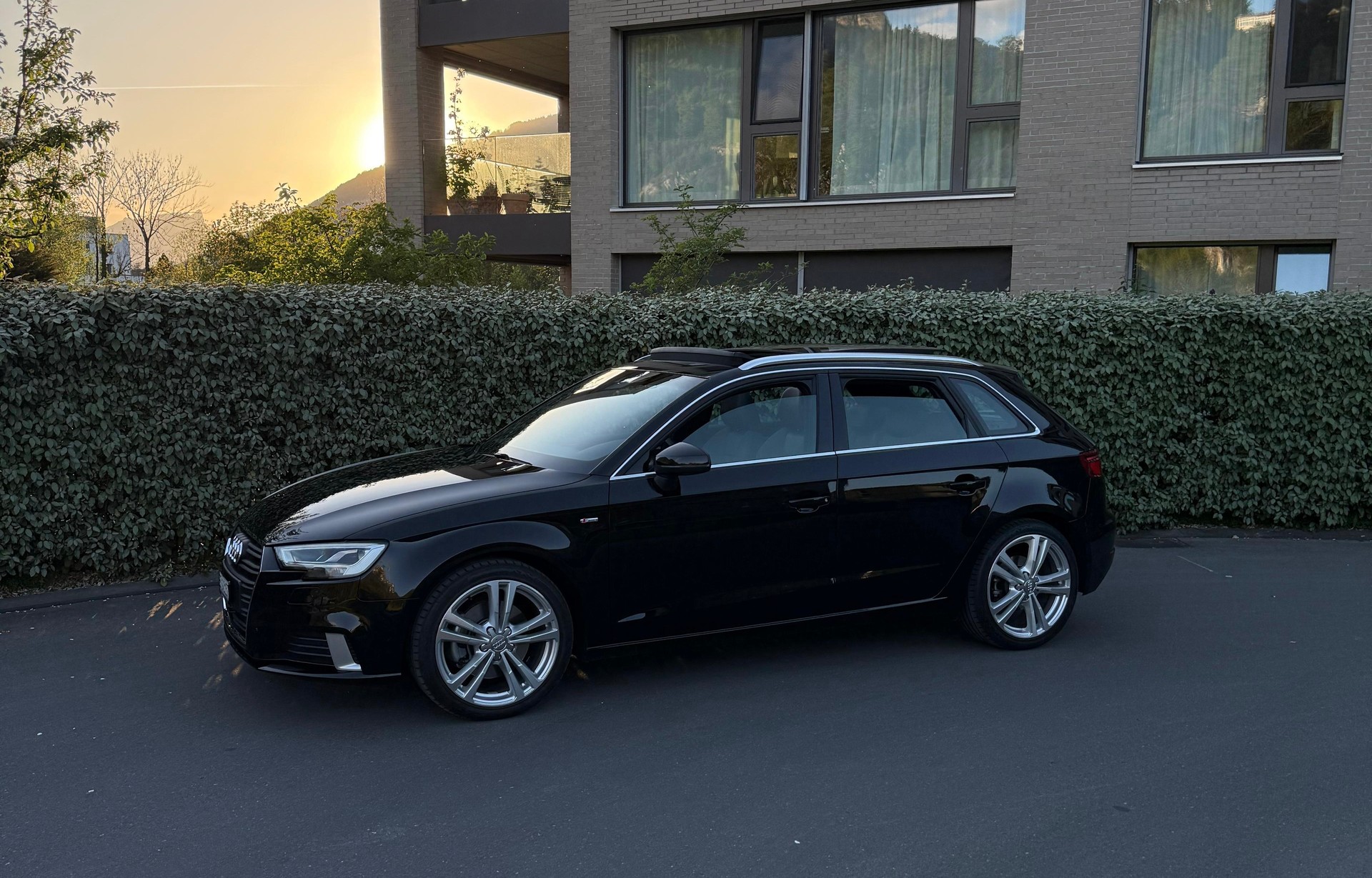 AUDI A3 Sportback 2.0 TFSI Sport quattro S-tronic-image-0
