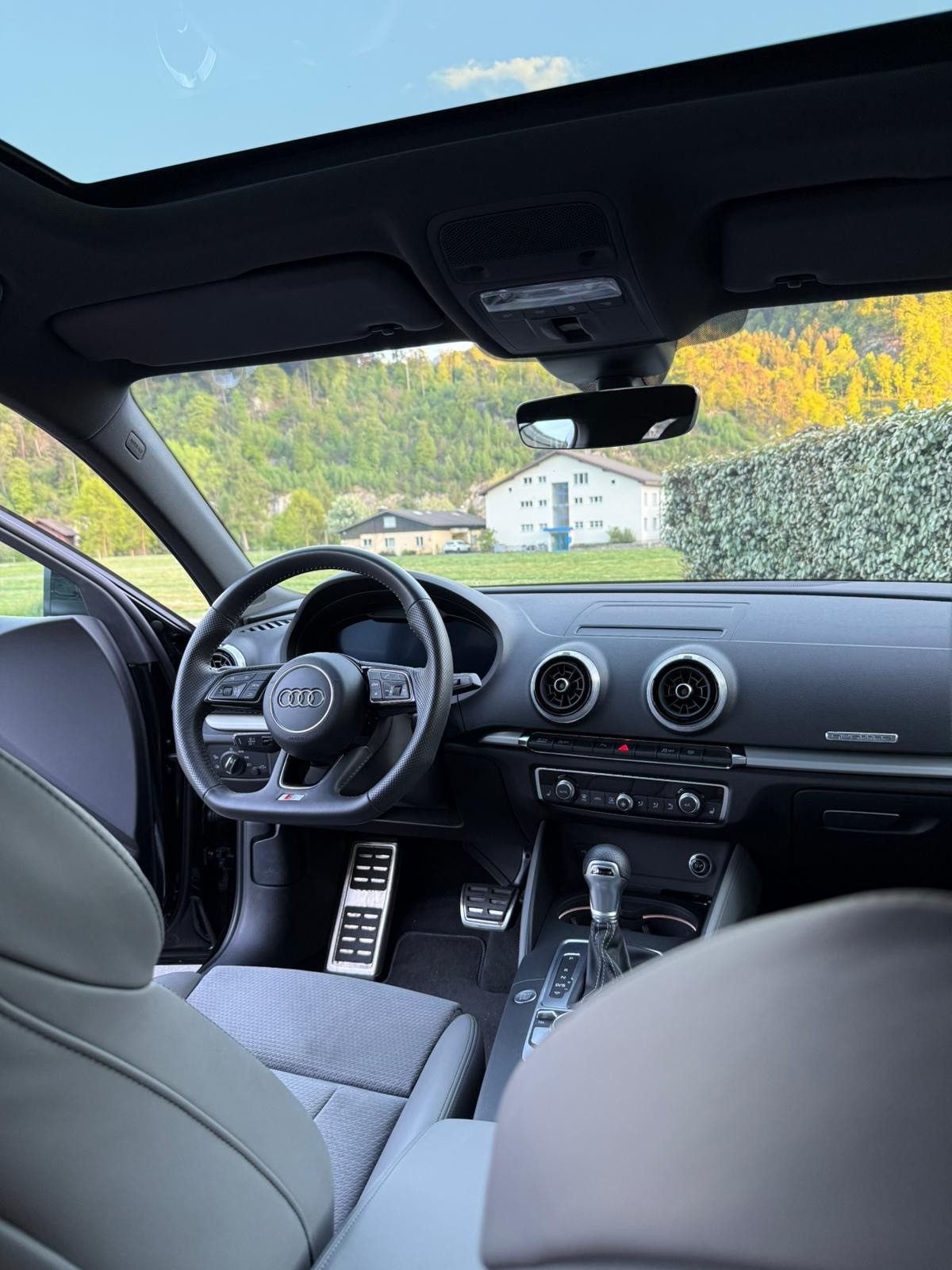 AUDI A3 Sportback 2.0 TFSI Sport quattro S-tronic-image-2