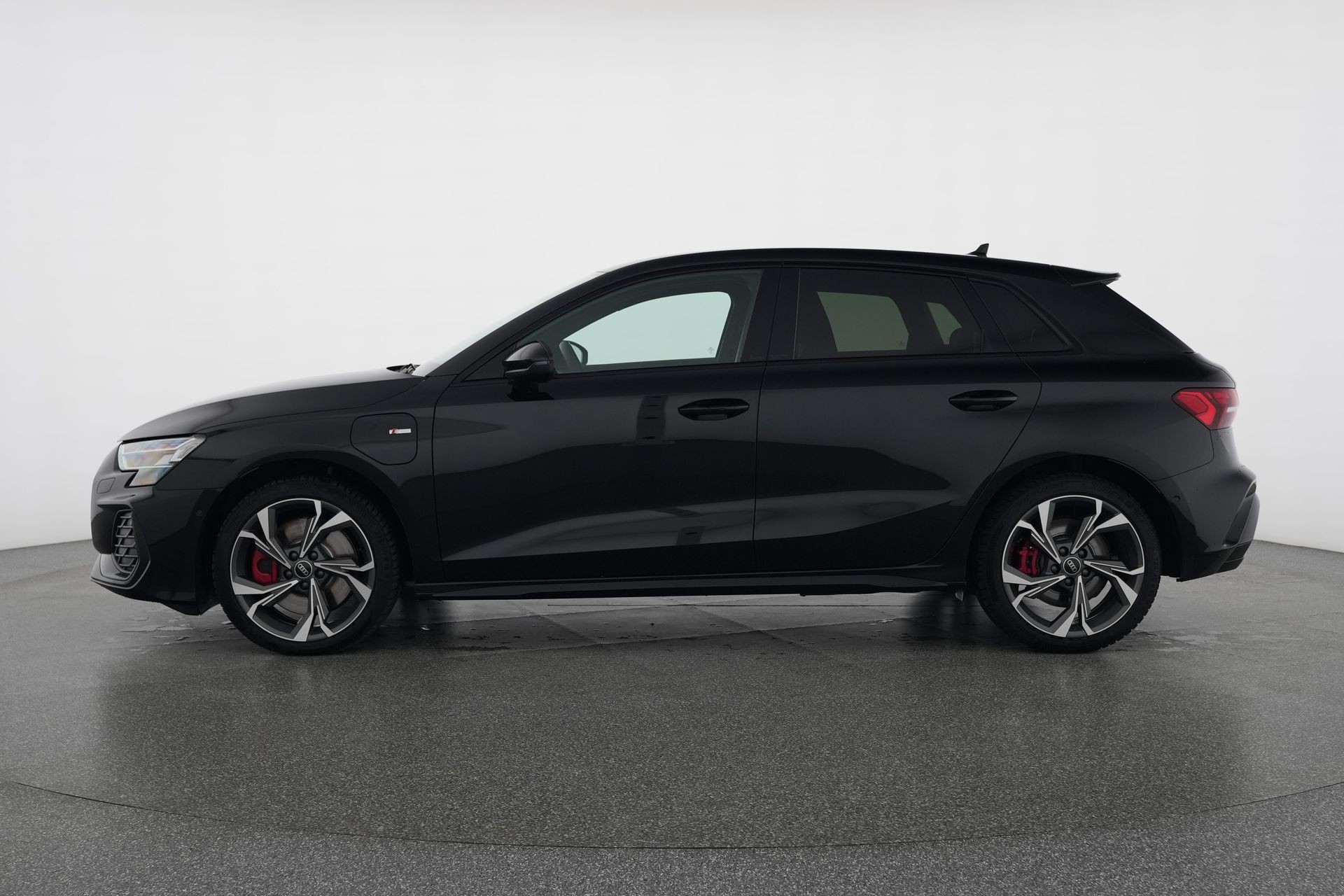 AUDI A3 Sportback 45 TFSI e S line Attraction S-tronic-image-2