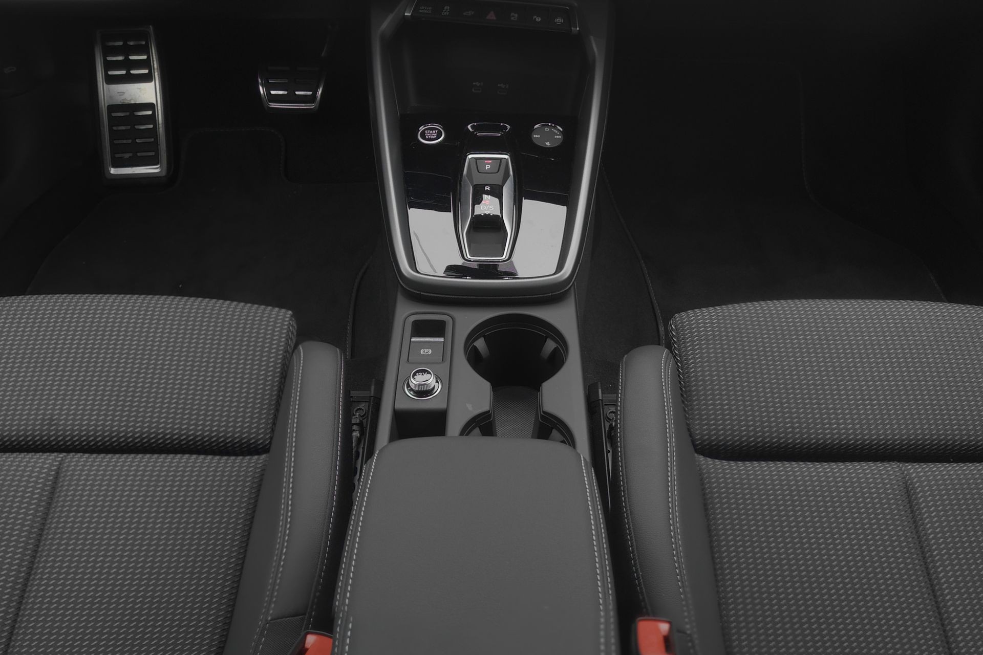 AUDI A3 Sportback 45 TFSI e S line Attraction S-tronic-image-8