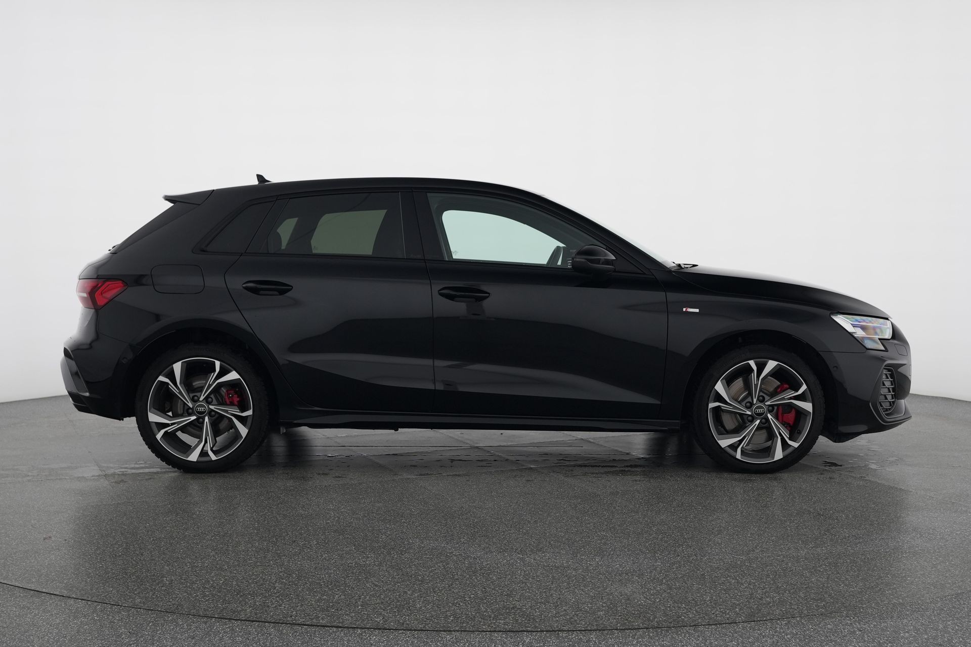 AUDI A3 Sportback 45 TFSI e S line Attraction S-tronic-image-5