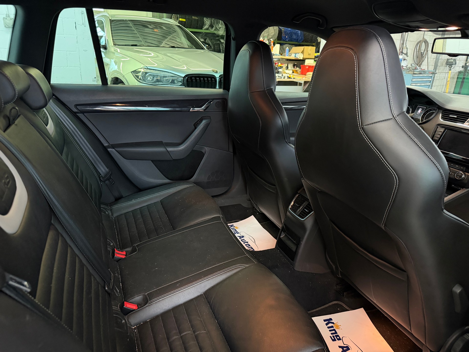 SKODA Octavia Combi 2.0 TSI RS DSG | MFK 10.2025 | Automat-image-10