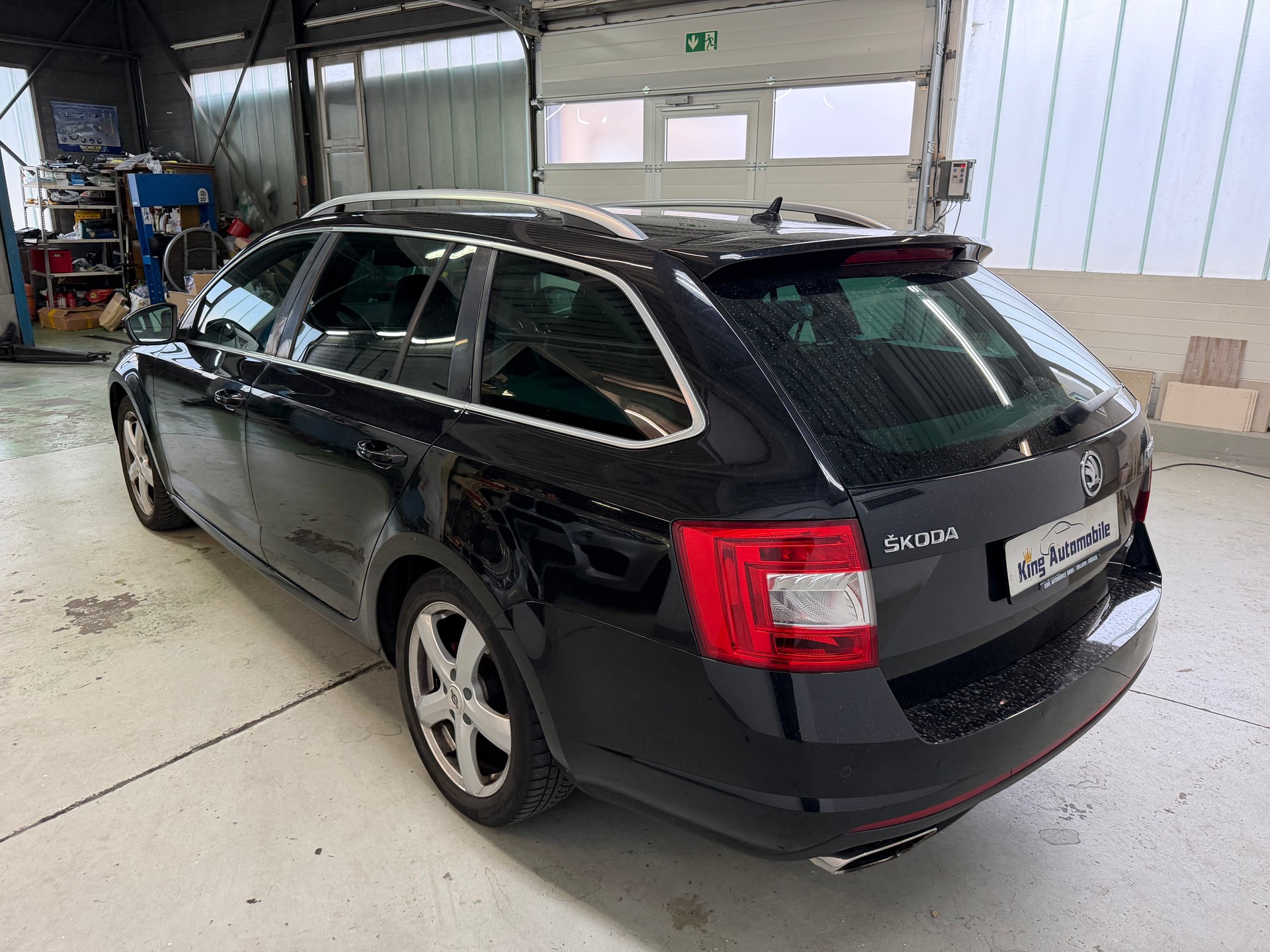 SKODA Octavia Combi 2.0 TSI RS DSG | MFK 10.2025 | Automat-image-4