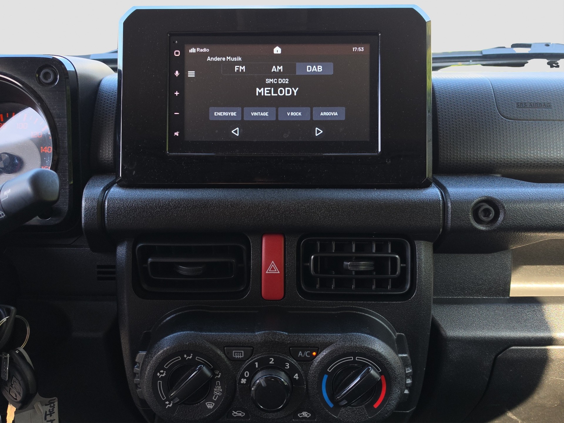 SUZUKI Jimny 1.5 Compact+ 4x4-image-11