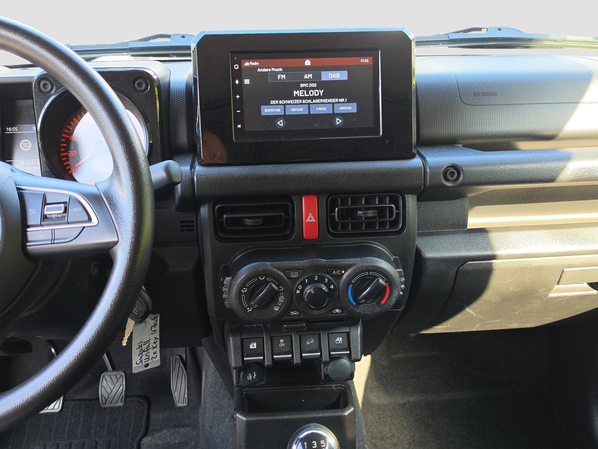 SUZUKI Jimny 1.5 Compact+ 4x4-image-9