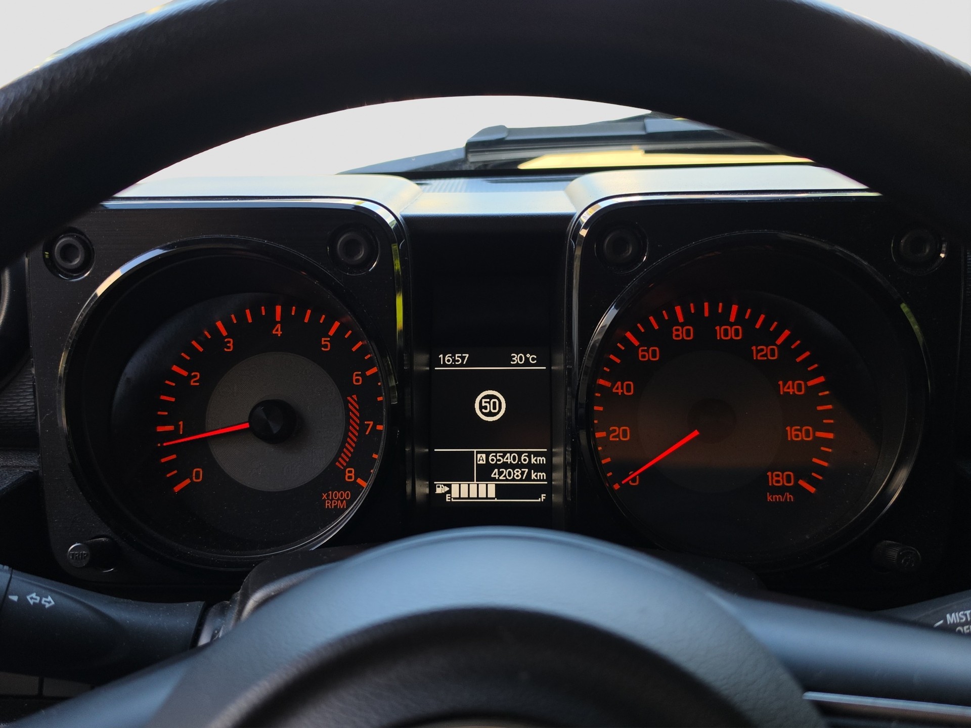 SUZUKI Jimny 1.5 Compact+ 4x4-image-12