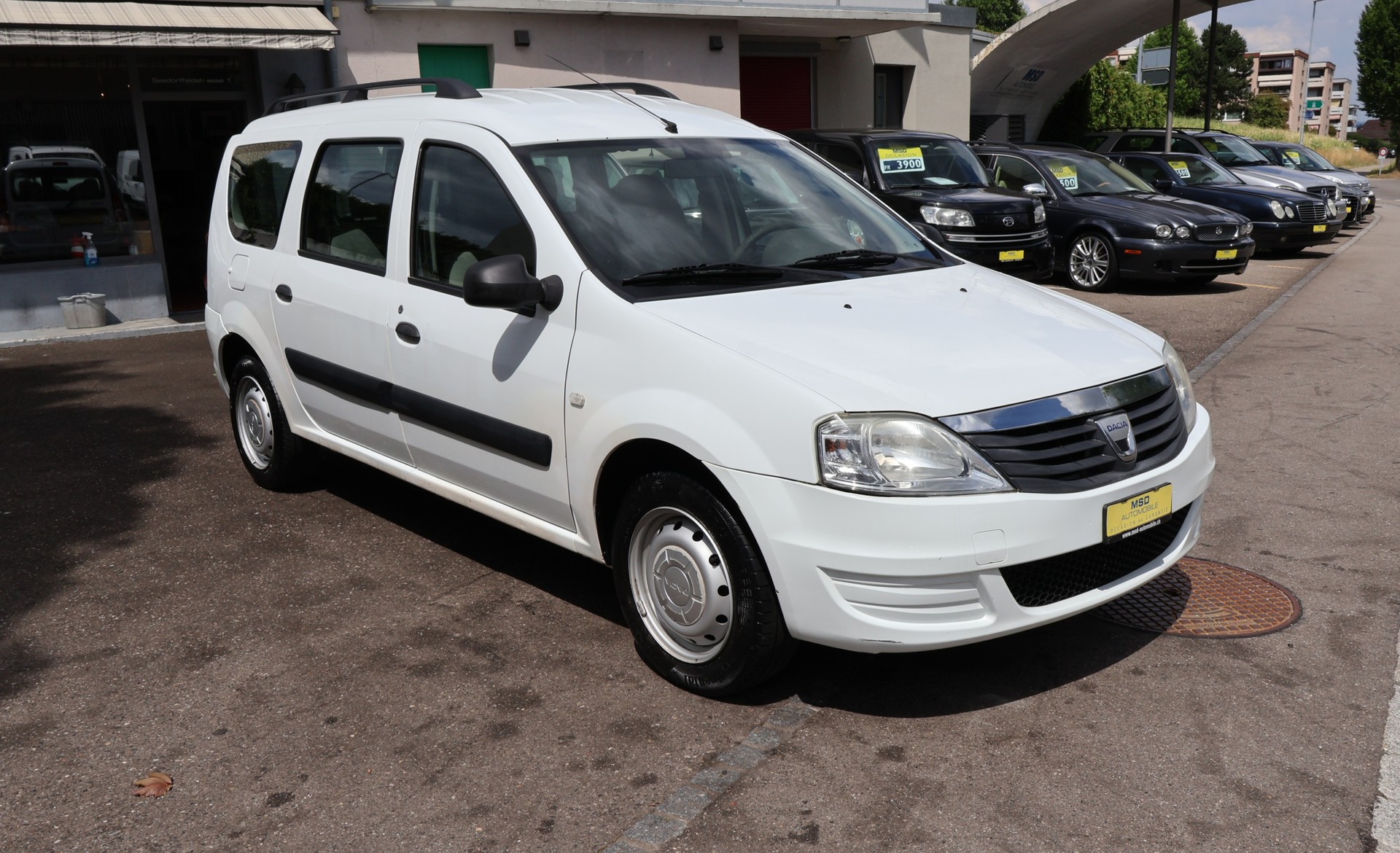 DACIA Logan 1.6 Ambiance-image-1
