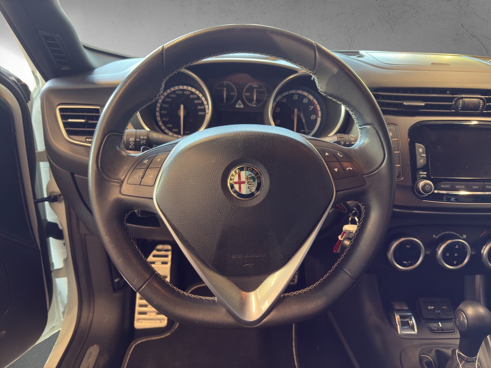 ALFA ROMEO Giulietta 1750 TBi Quadrifoglio Verde TCT-image-8