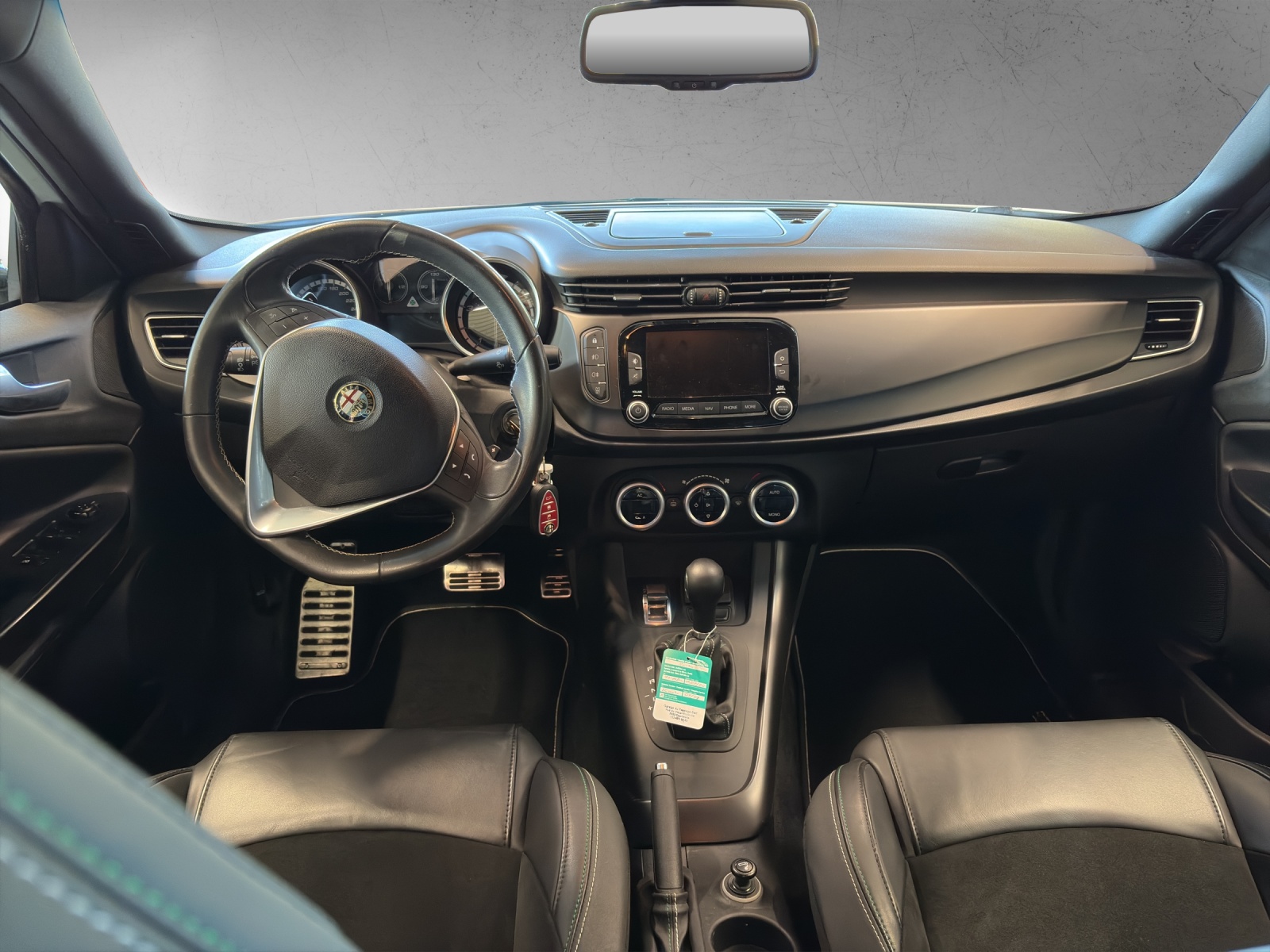 ALFA ROMEO Giulietta 1750 TBi Quadrifoglio Verde TCT-image-5
