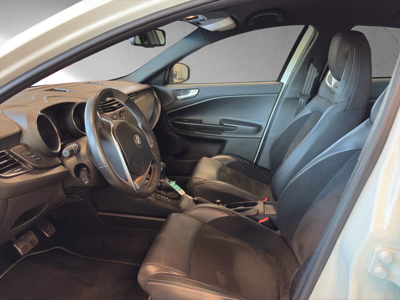 ALFA ROMEO Giulietta 1750 TBi Quadrifoglio Verde TCT-image-6