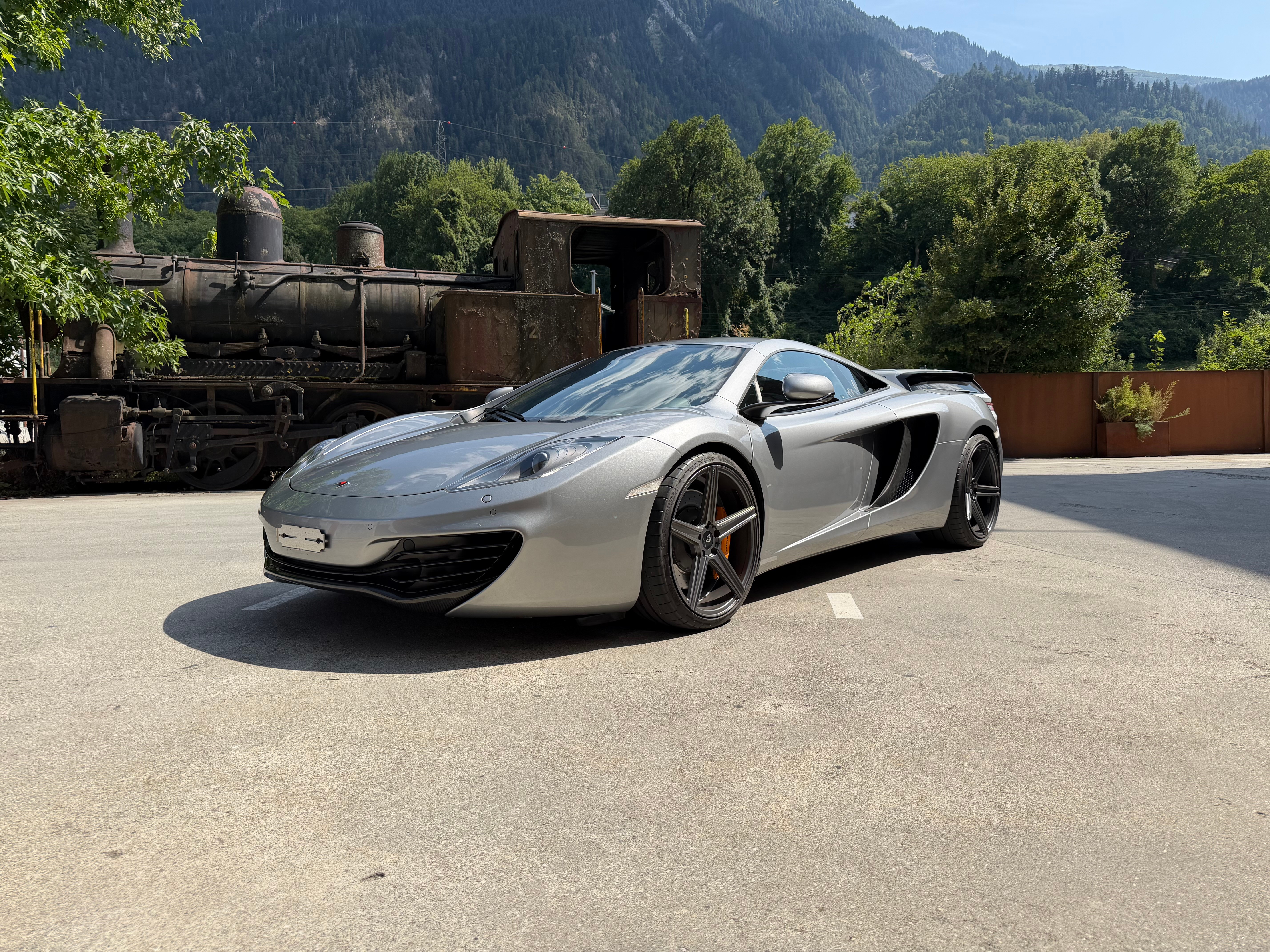 McLAREN 12C — slika 1