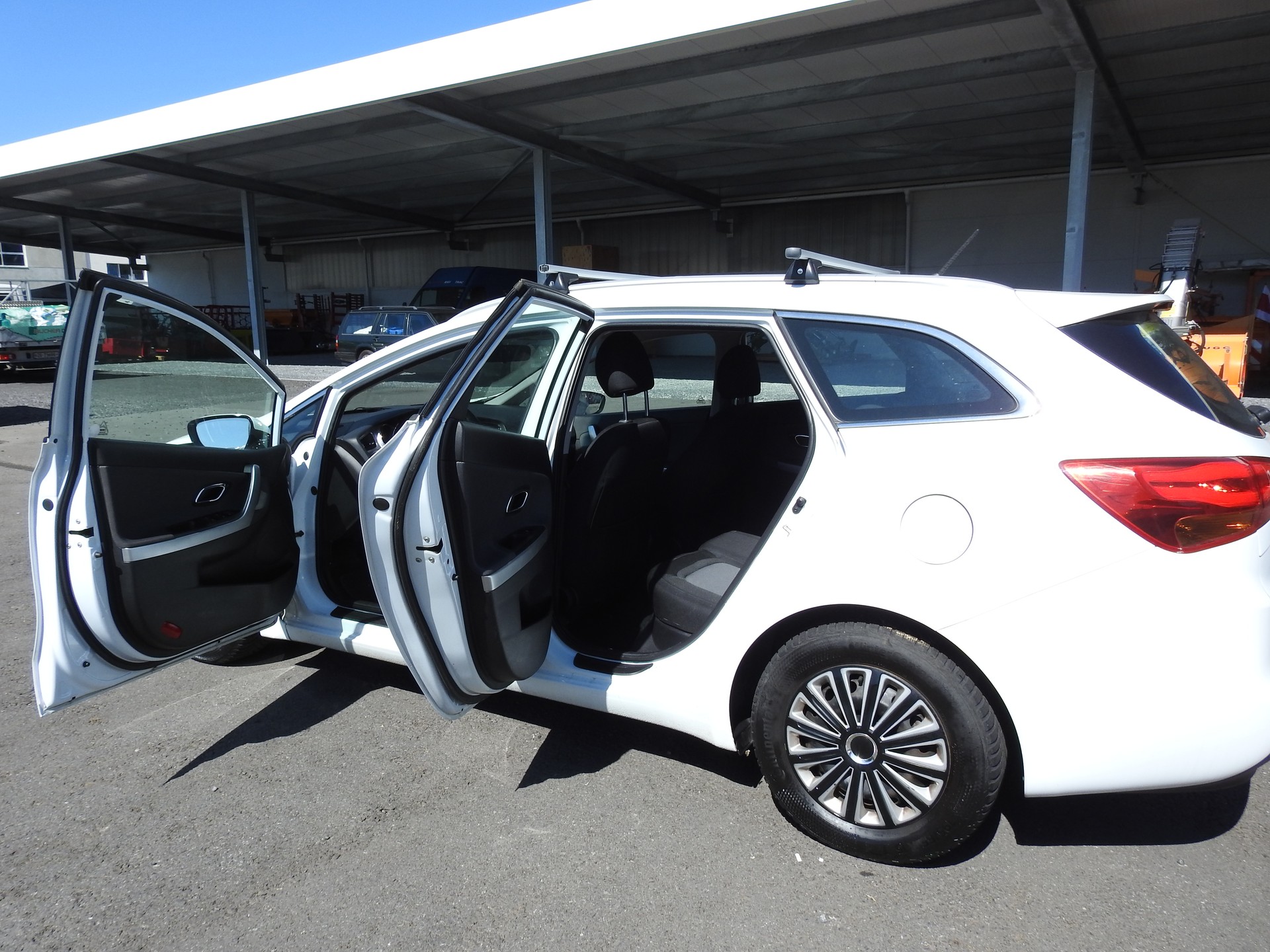 KIA Cee'd Sportswagon 1.6 GDi Trend DCT-image-15