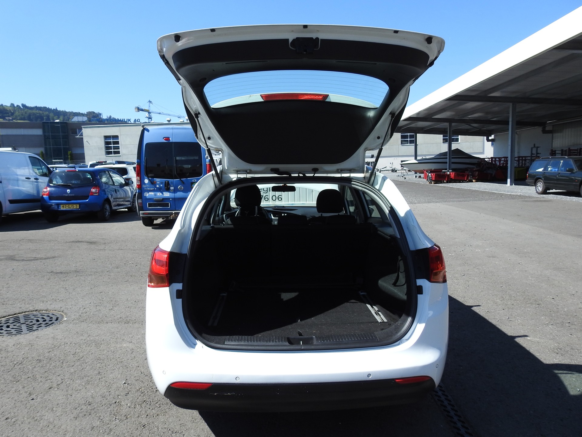 KIA Cee'd Sportswagon 1.6 GDi Trend DCT-image-10