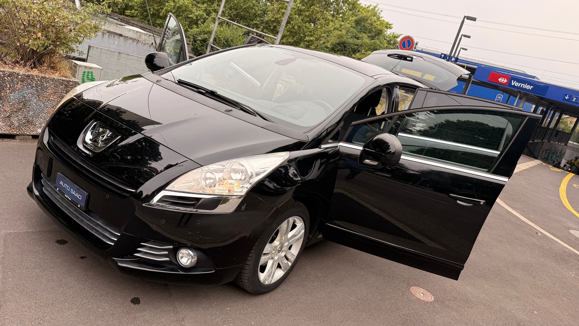 PEUGEOT 5008 1.6 16V-image-11