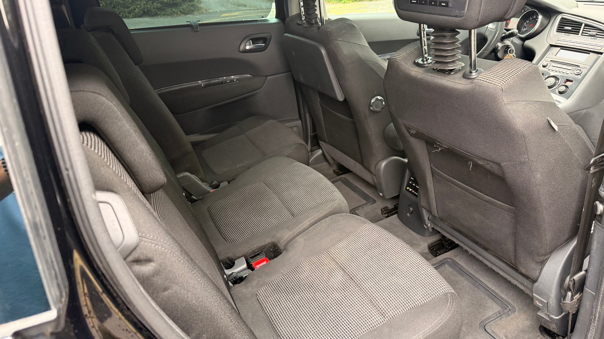 PEUGEOT 5008 1.6 16V-image-8