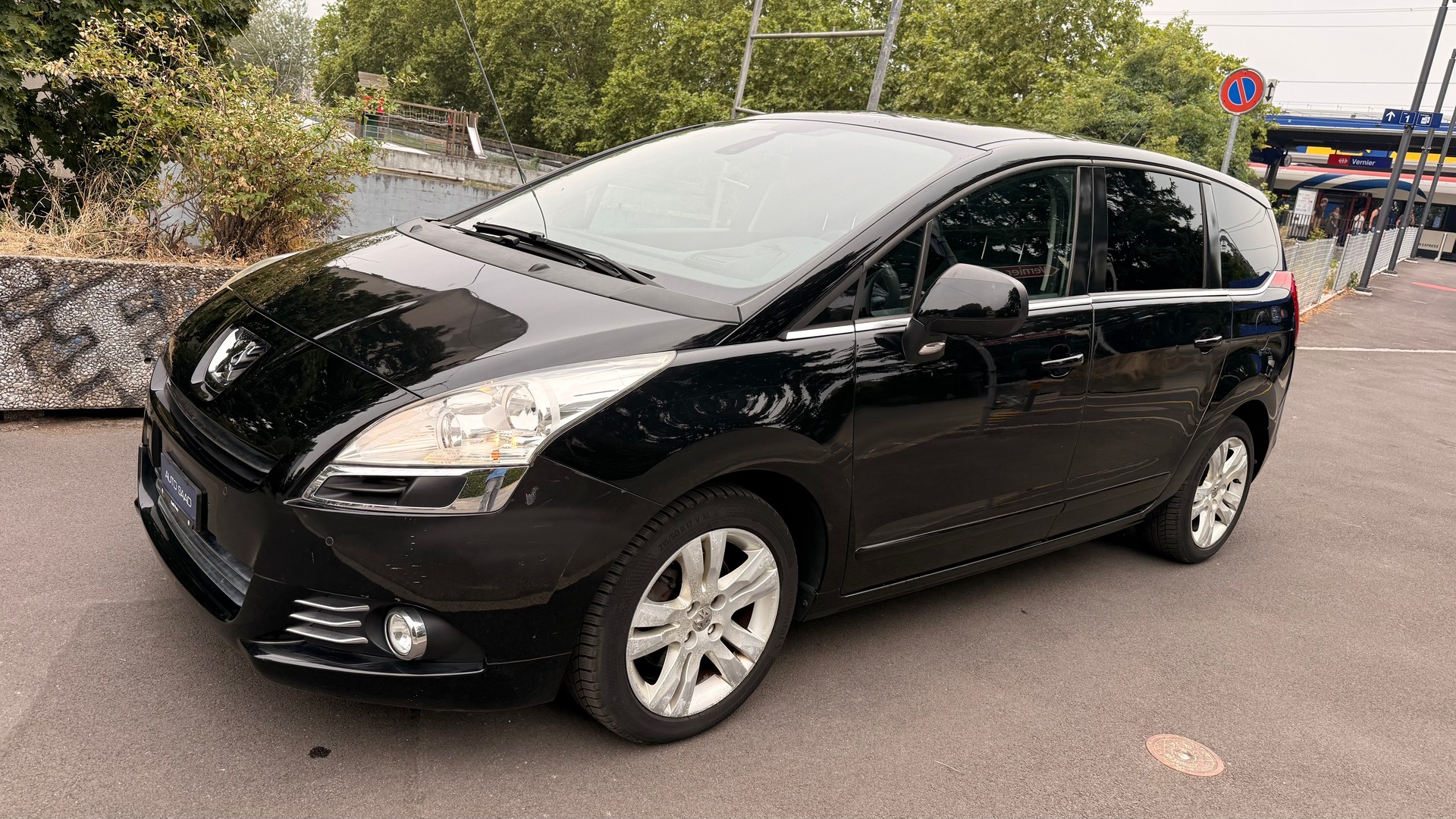 PEUGEOT 5008 1.6 16V-image-1