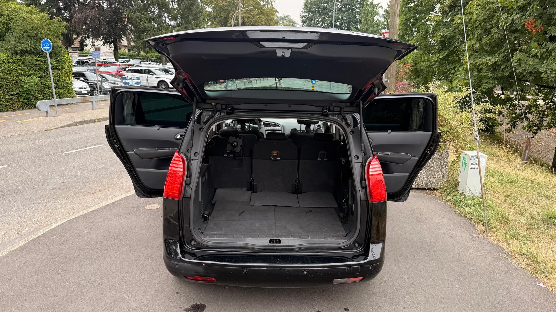 PEUGEOT 5008 1.6 16V-image-13