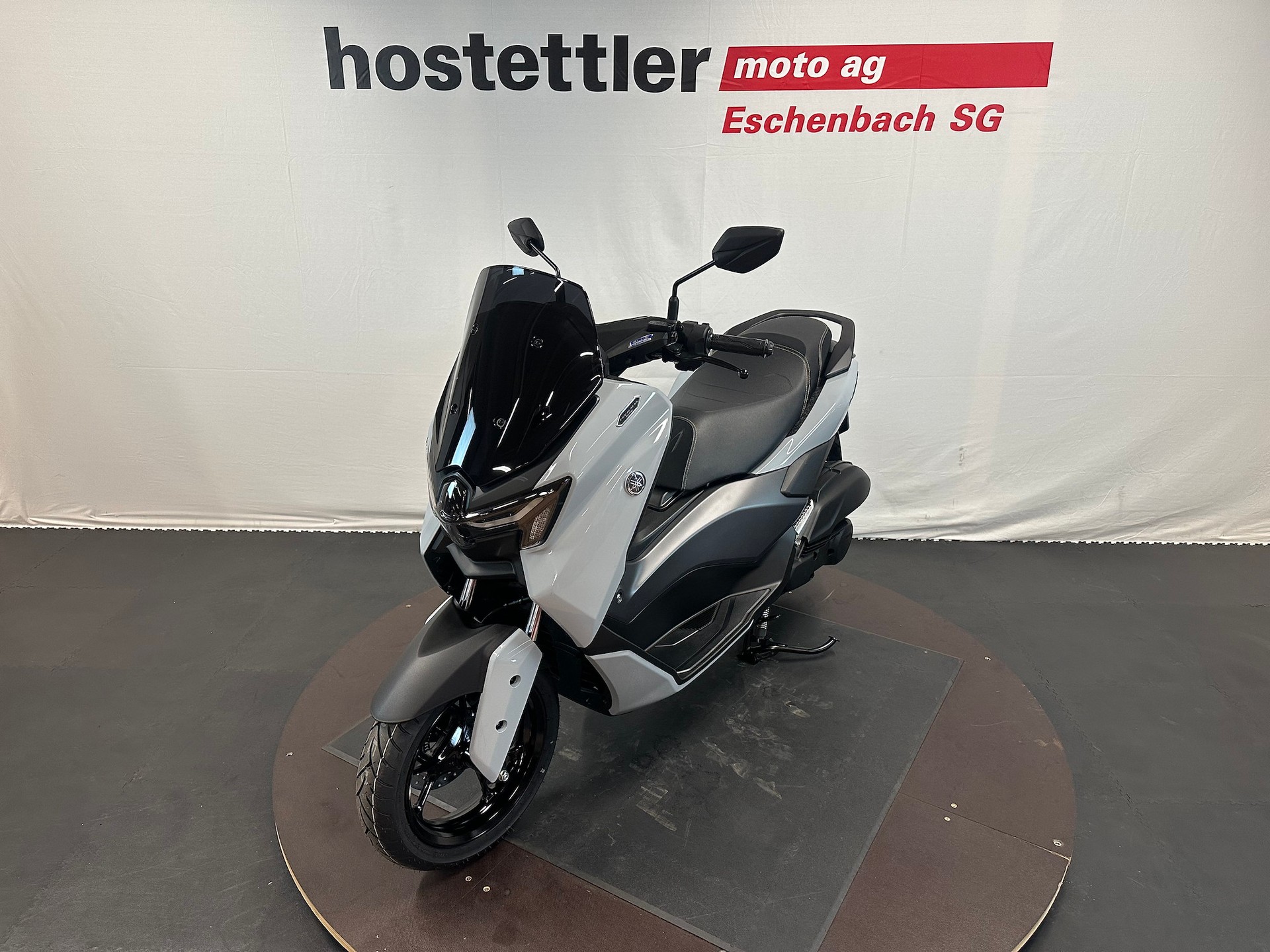 YAMAHA NMAX 125 Tech MAX-showroom-element-2