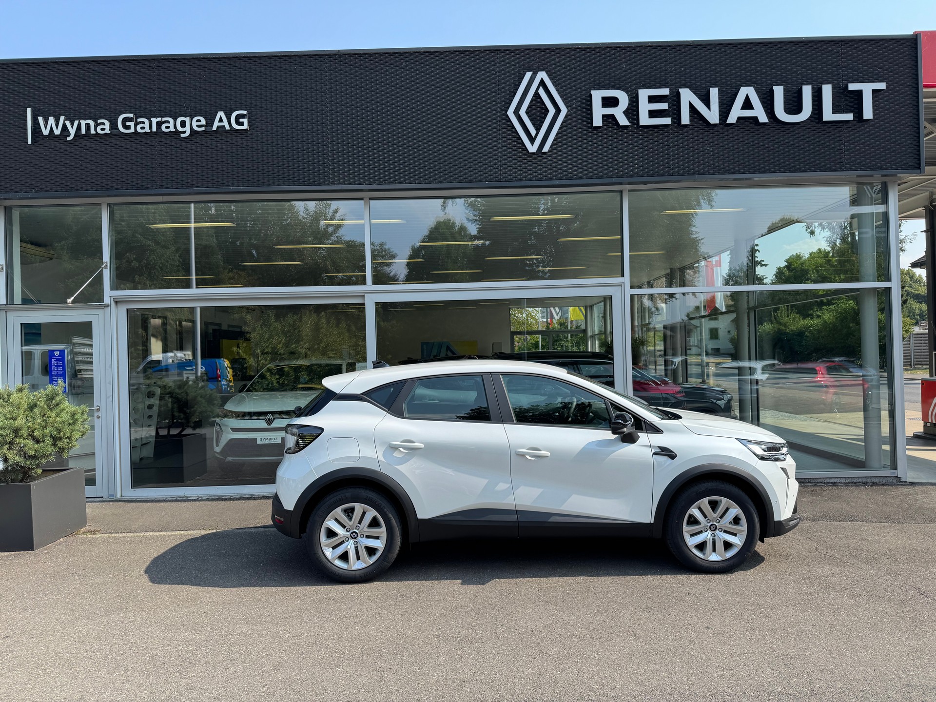 RENAULT Captur 1.8 E-Tech 160 Evolution DHT-image-0