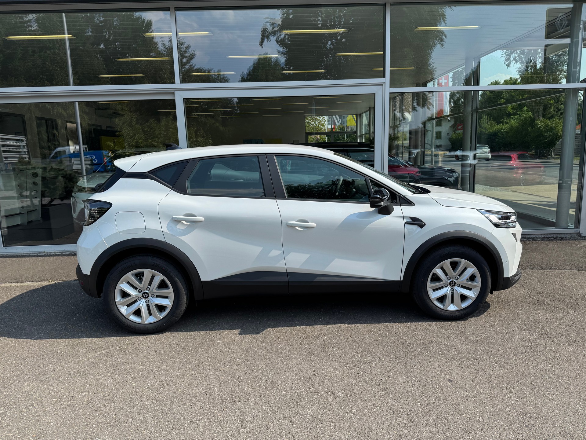 RENAULT Captur 1.8 E-Tech 160 Evolution DHT-image-1