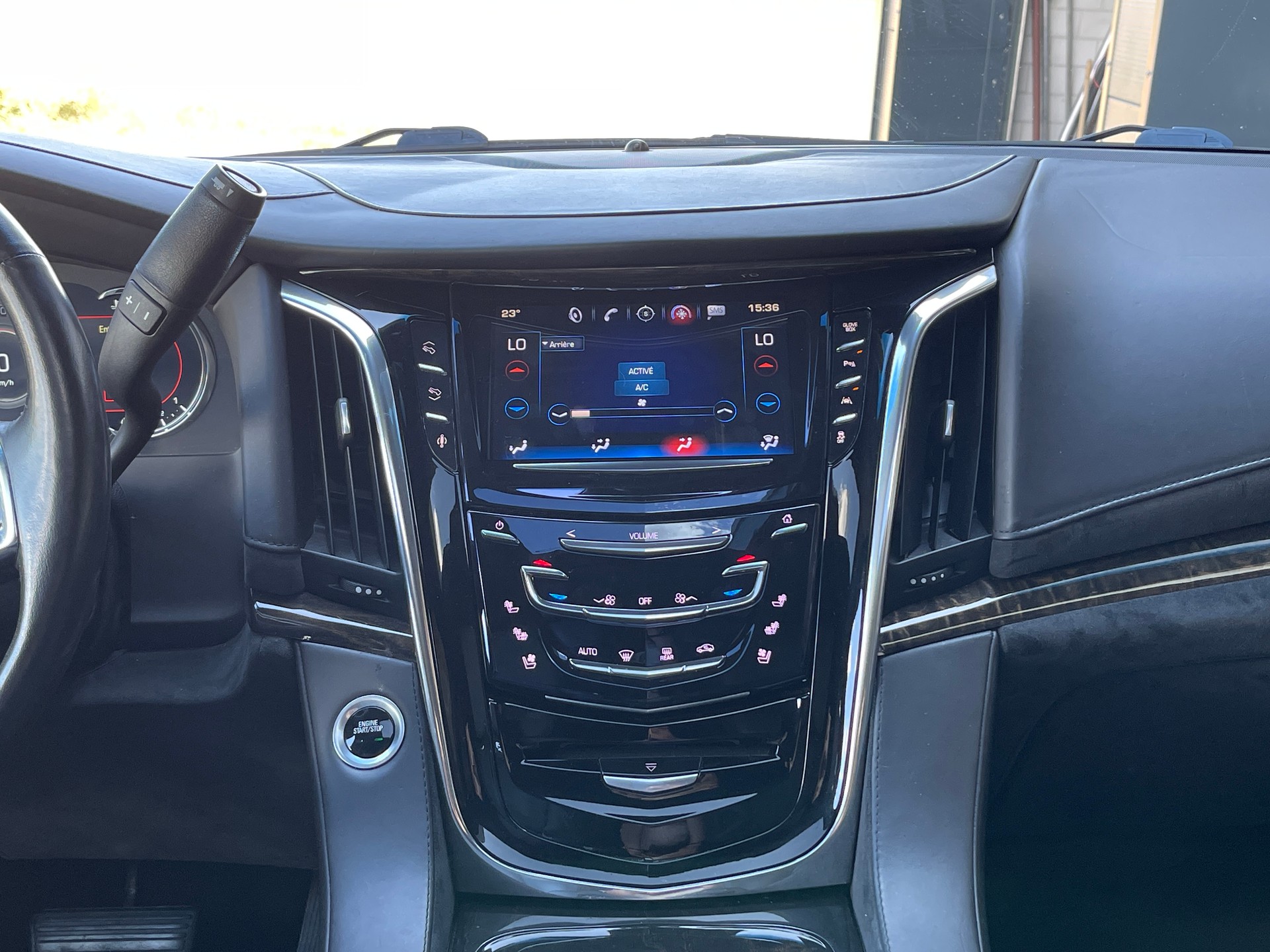 CADILLAC Escalade 6.2 Platinum Automatic*8 Plätze-image-9