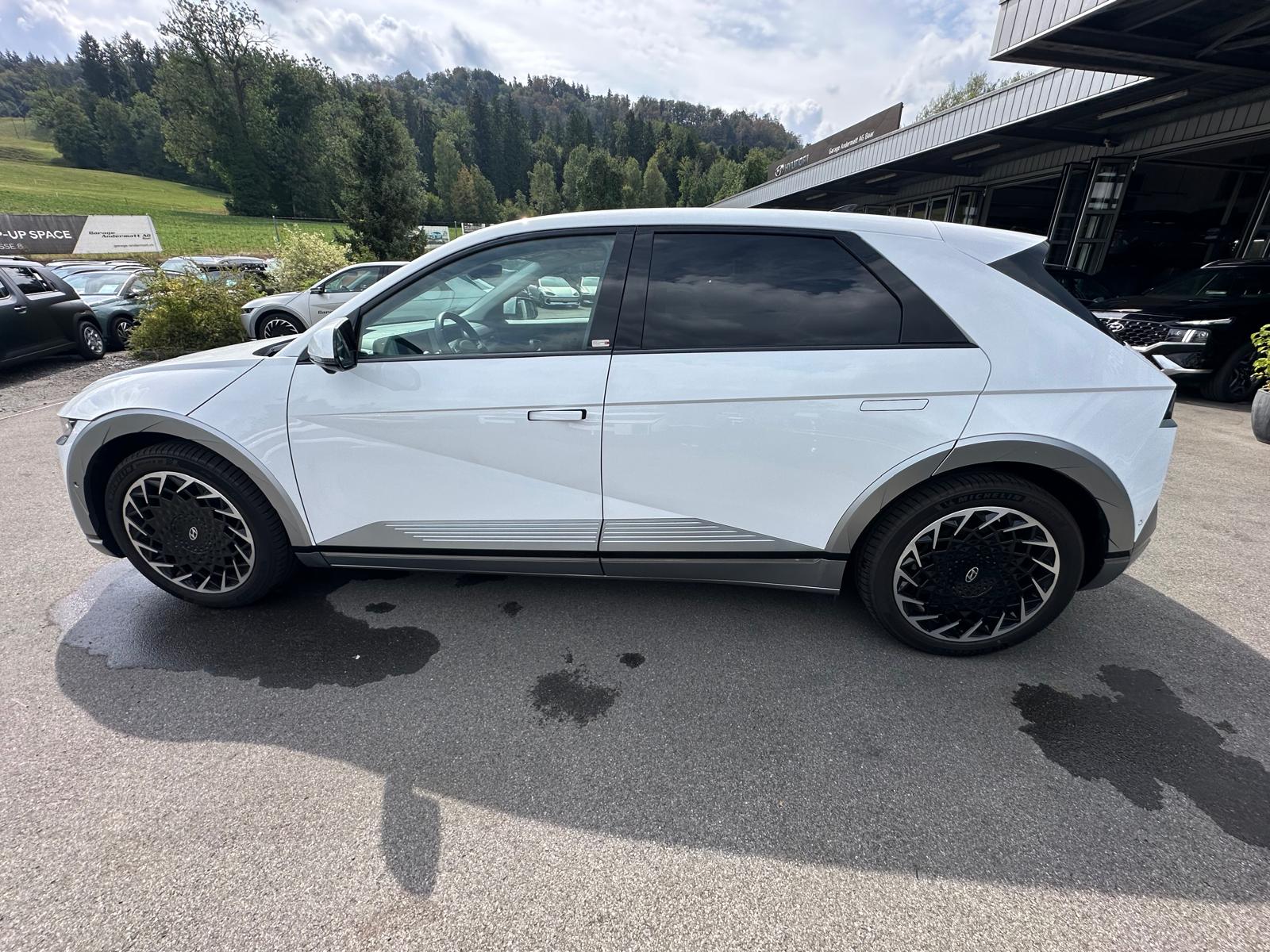 HYUNDAI Ioniq 5 72kWh First Edition 4WD-image-3