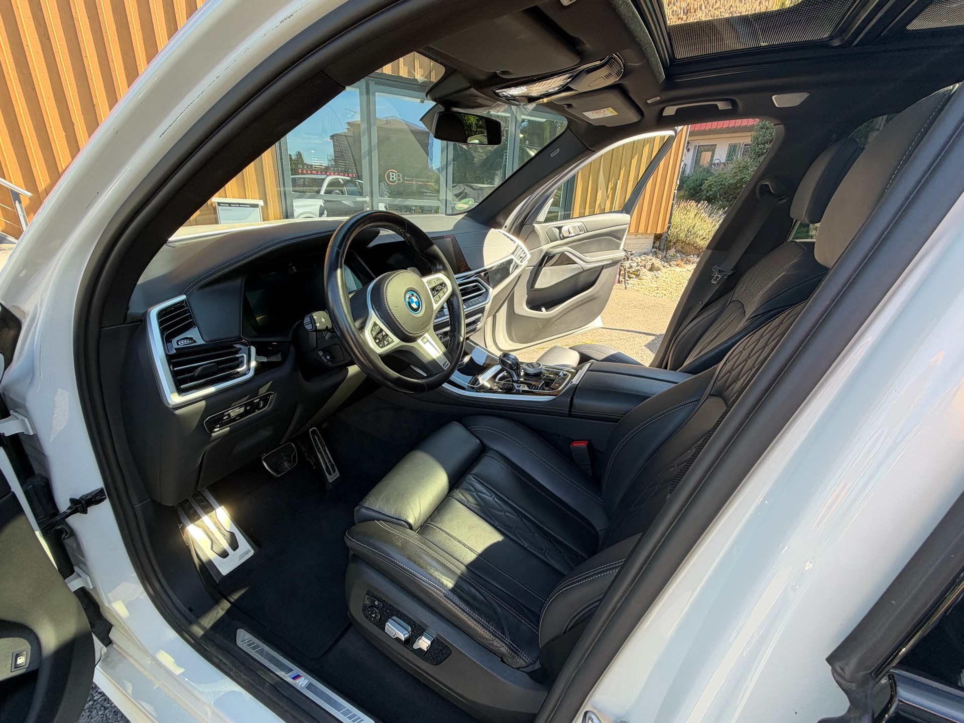 BMW X5 xDrive45e M Sport | 1. Hand | 97% Batterie | Garantie-image-6
