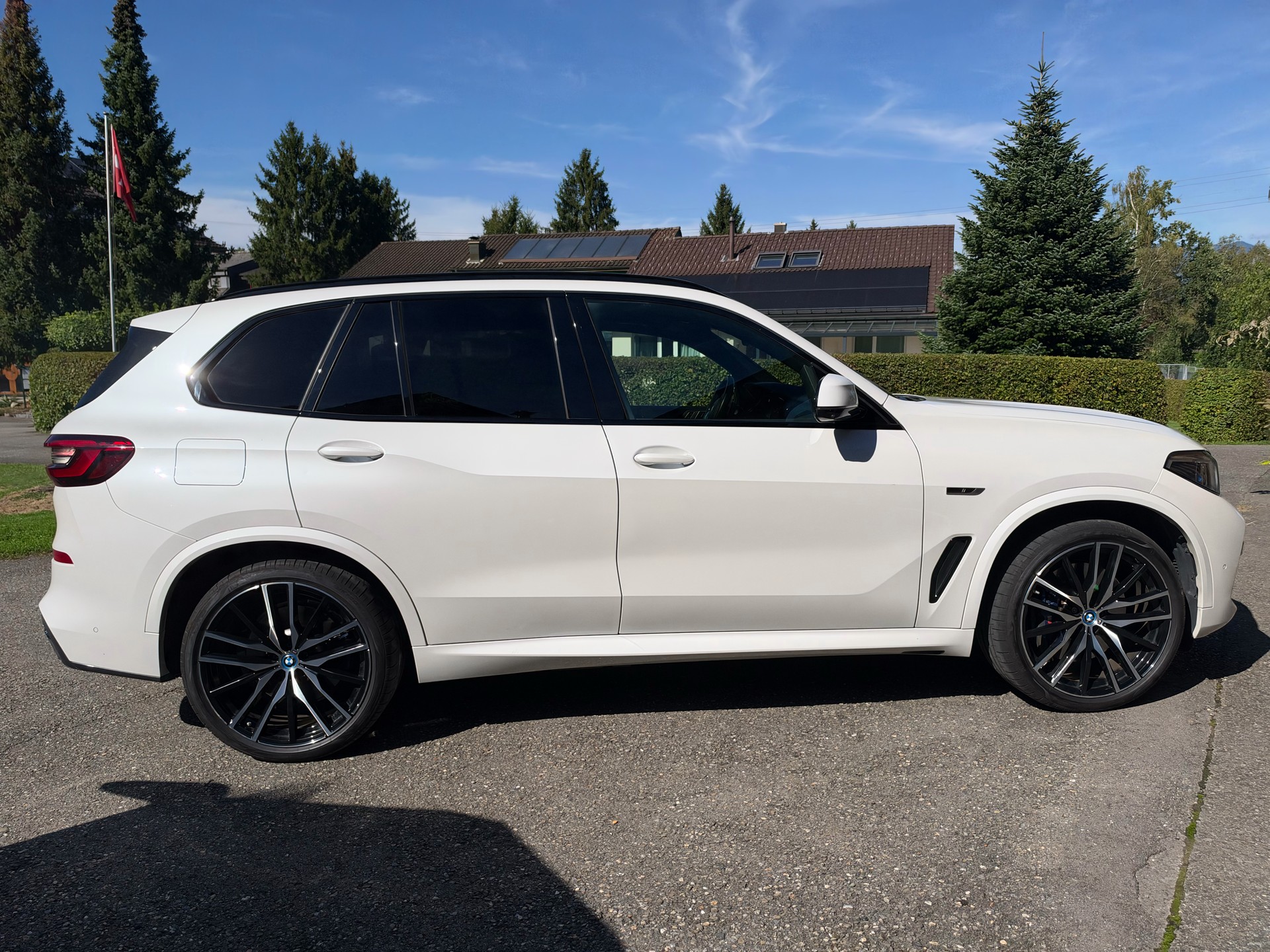 BMW X5 xDrive45e M Sport | 1. Hand | 97% Batterie | Garantie-image-4