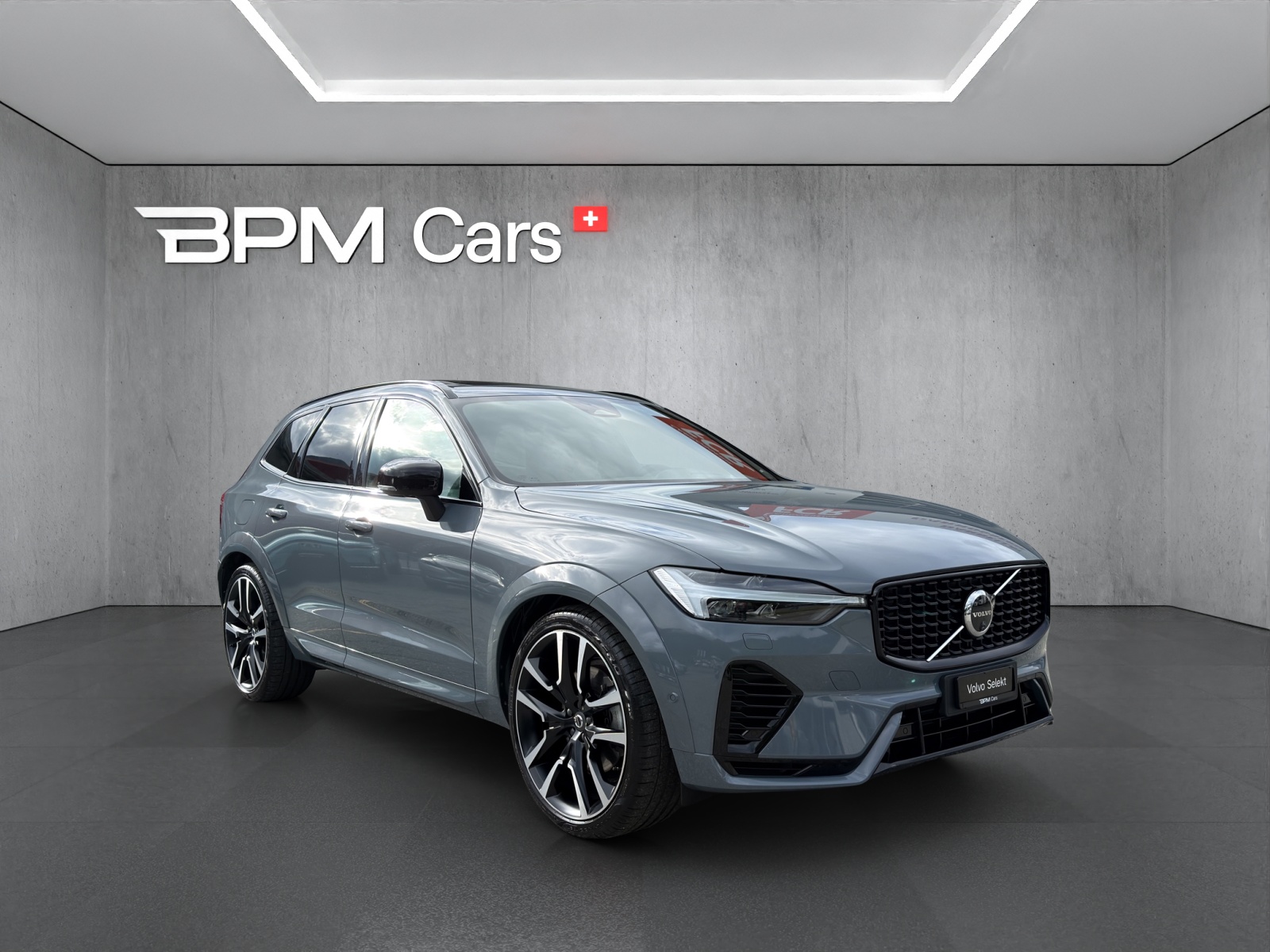 VOLVO XC60 2.0 T6 TE Ultimate Dark eAWD-image-4