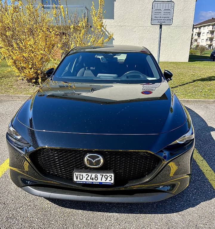 MAZDA 3-image-0