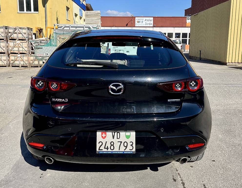 MAZDA 3-image-2