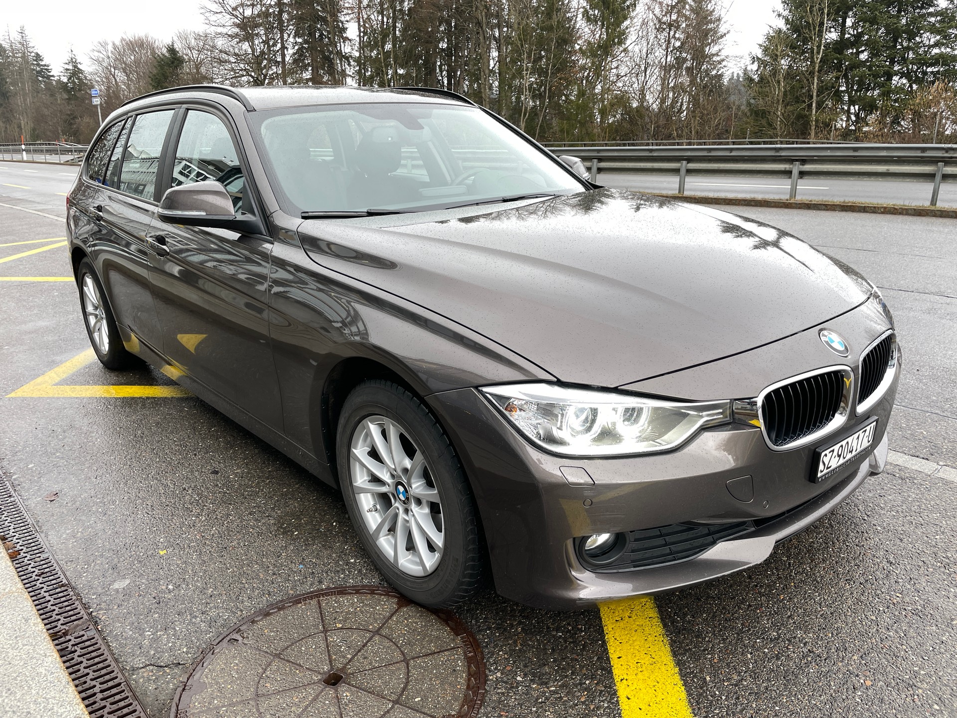 BMW 320d Touring-image-2
