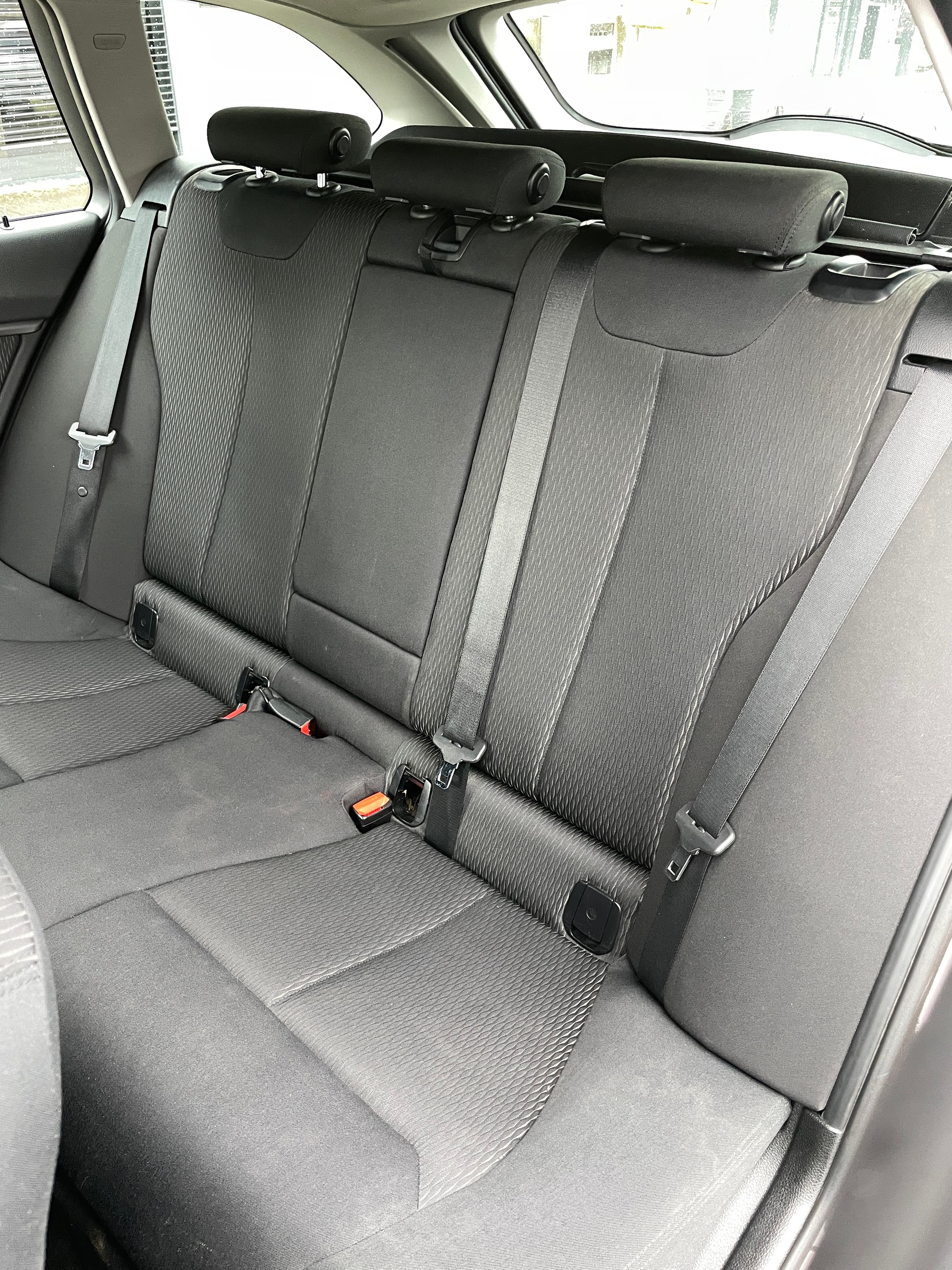 BMW 320d Touring-image-13