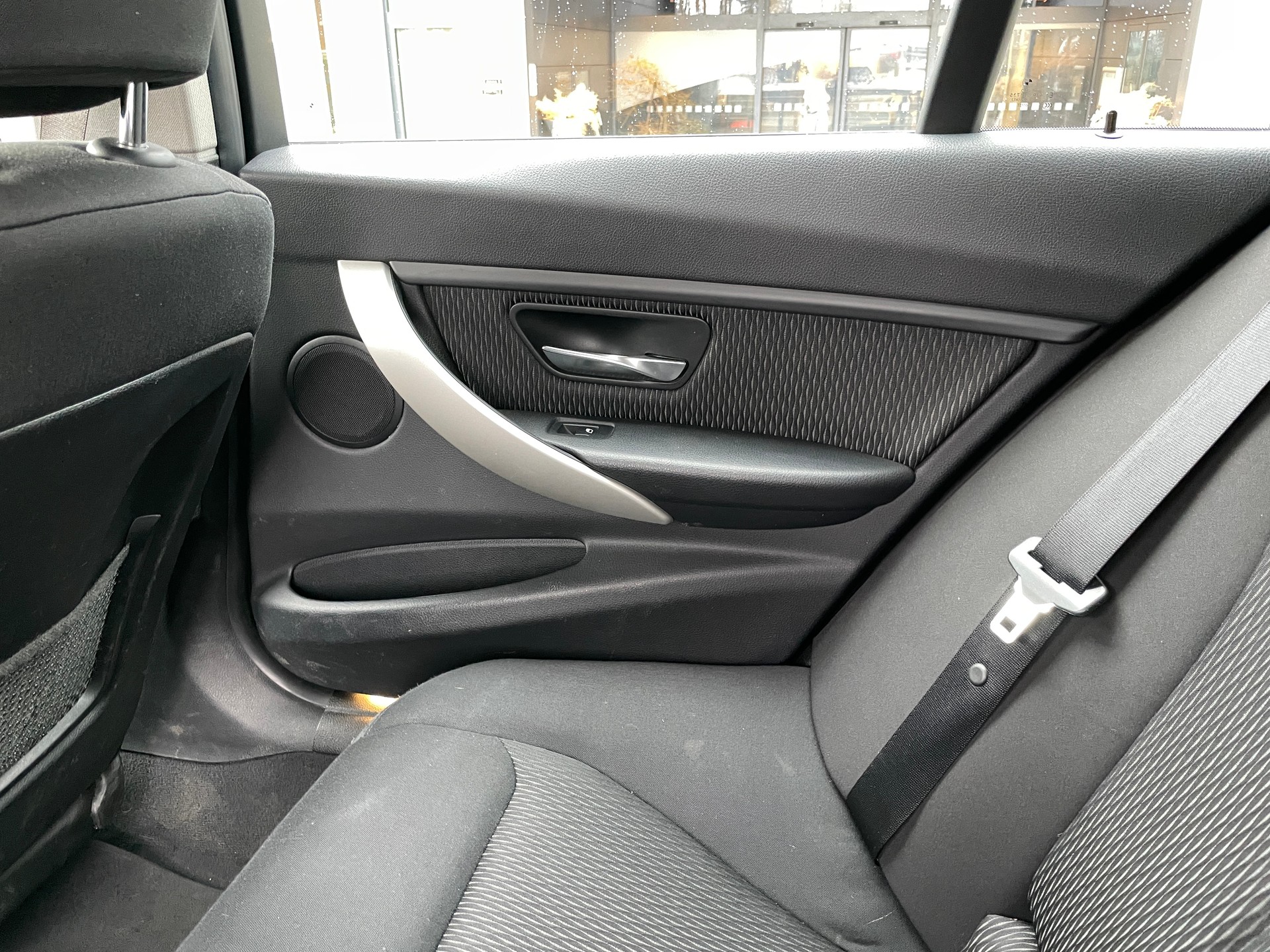 BMW 320d Touring-image-15