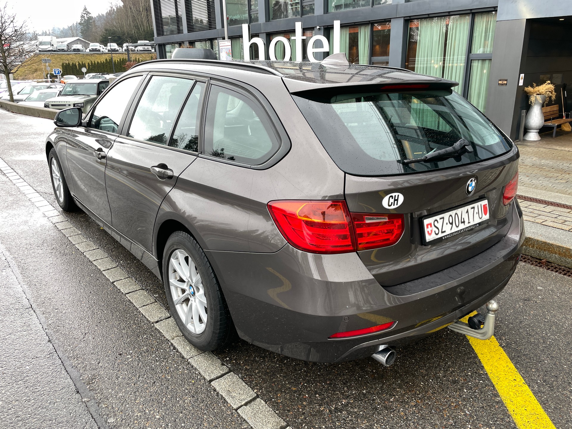 BMW 320d Touring-image-7