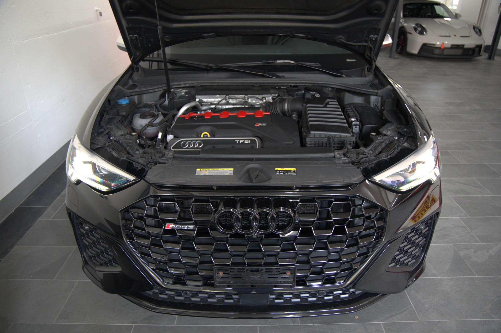 AUDI RS Q3 2.5 TFSI quattro S tronic-image-5