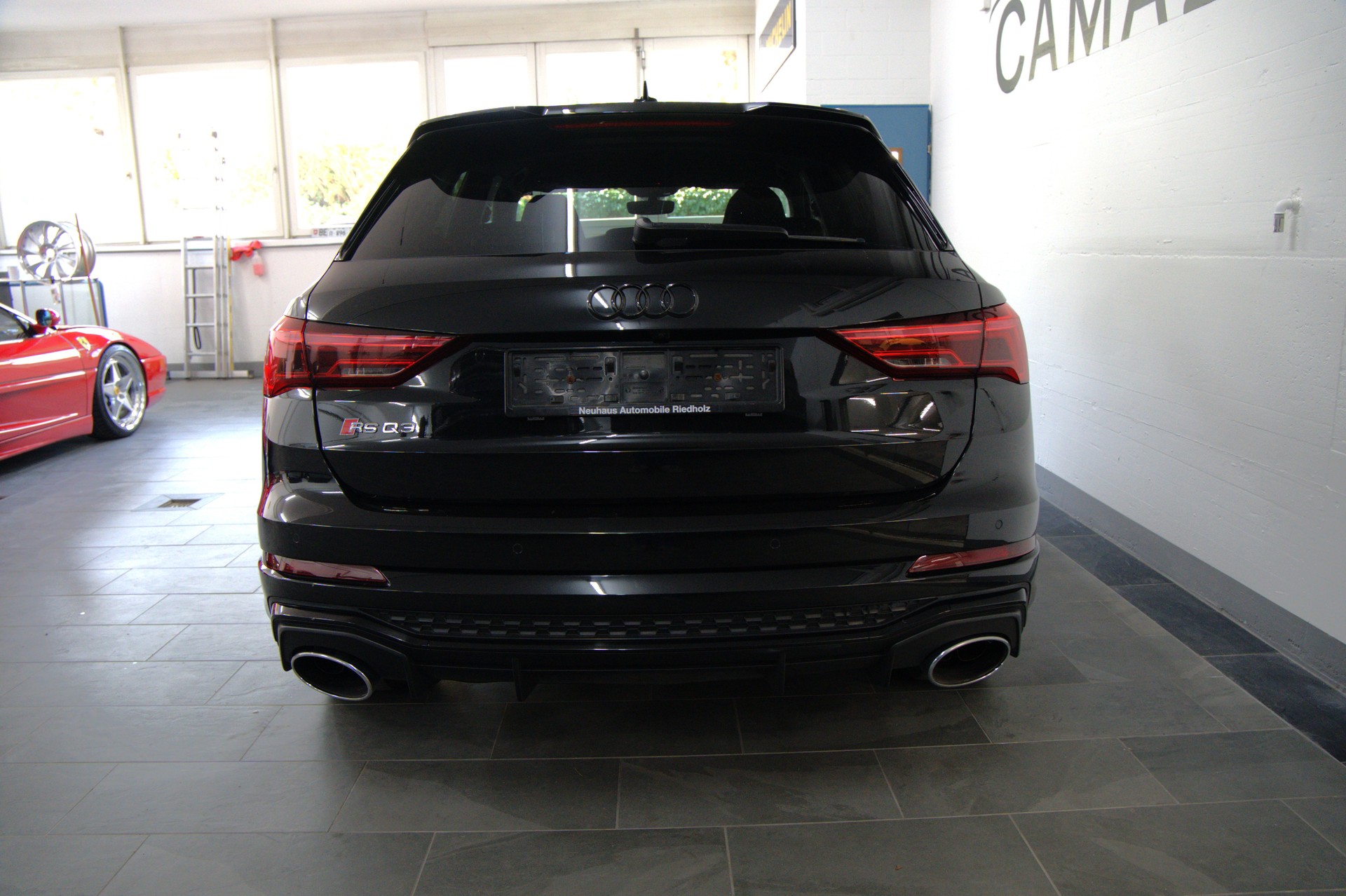 AUDI RS Q3 2.5 TFSI quattro S tronic-image-4