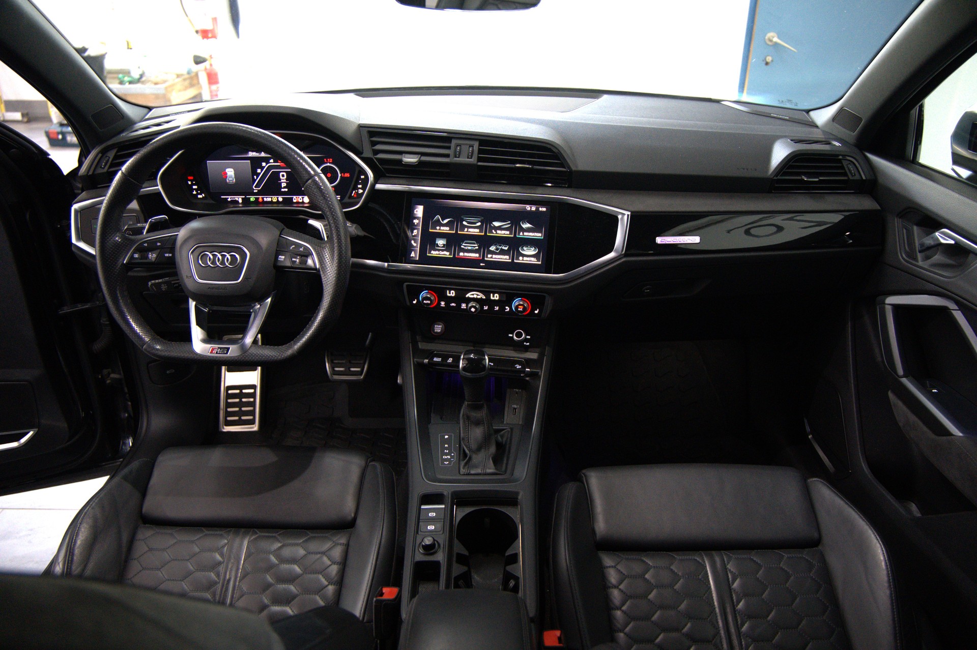 AUDI RS Q3 2.5 TFSI quattro S tronic-image-7