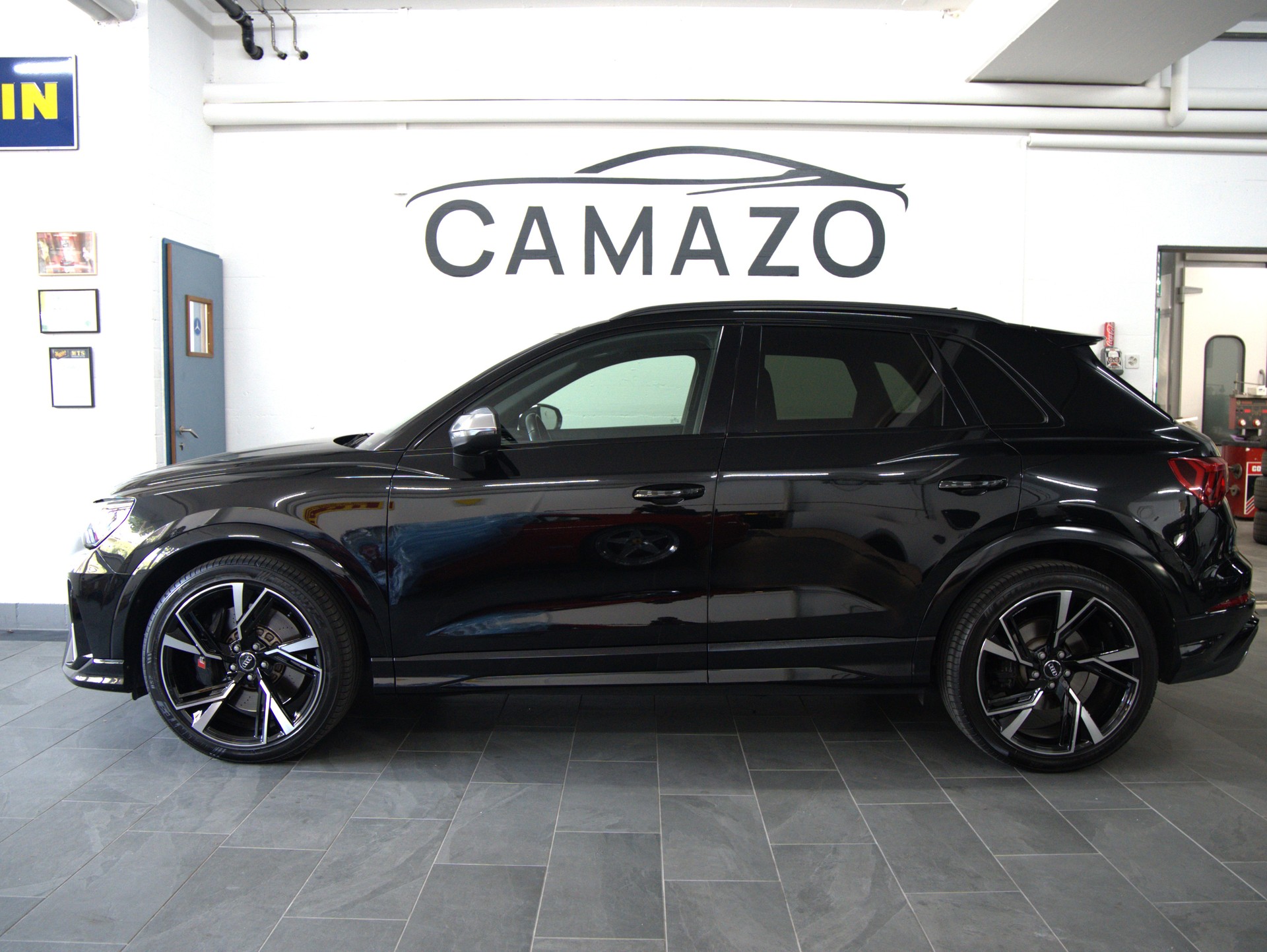 AUDI RS Q3 2.5 TFSI quattro S tronic-showroom-element-2