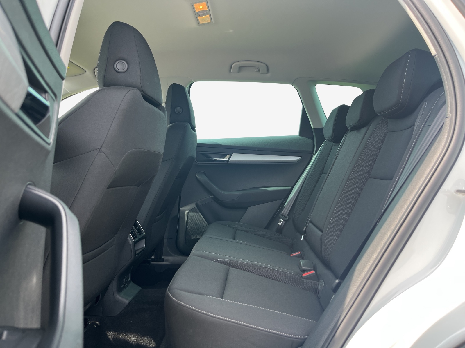 SKODA Karoq 2.0 TDI CR Ambition 4x4 DSG-image-11