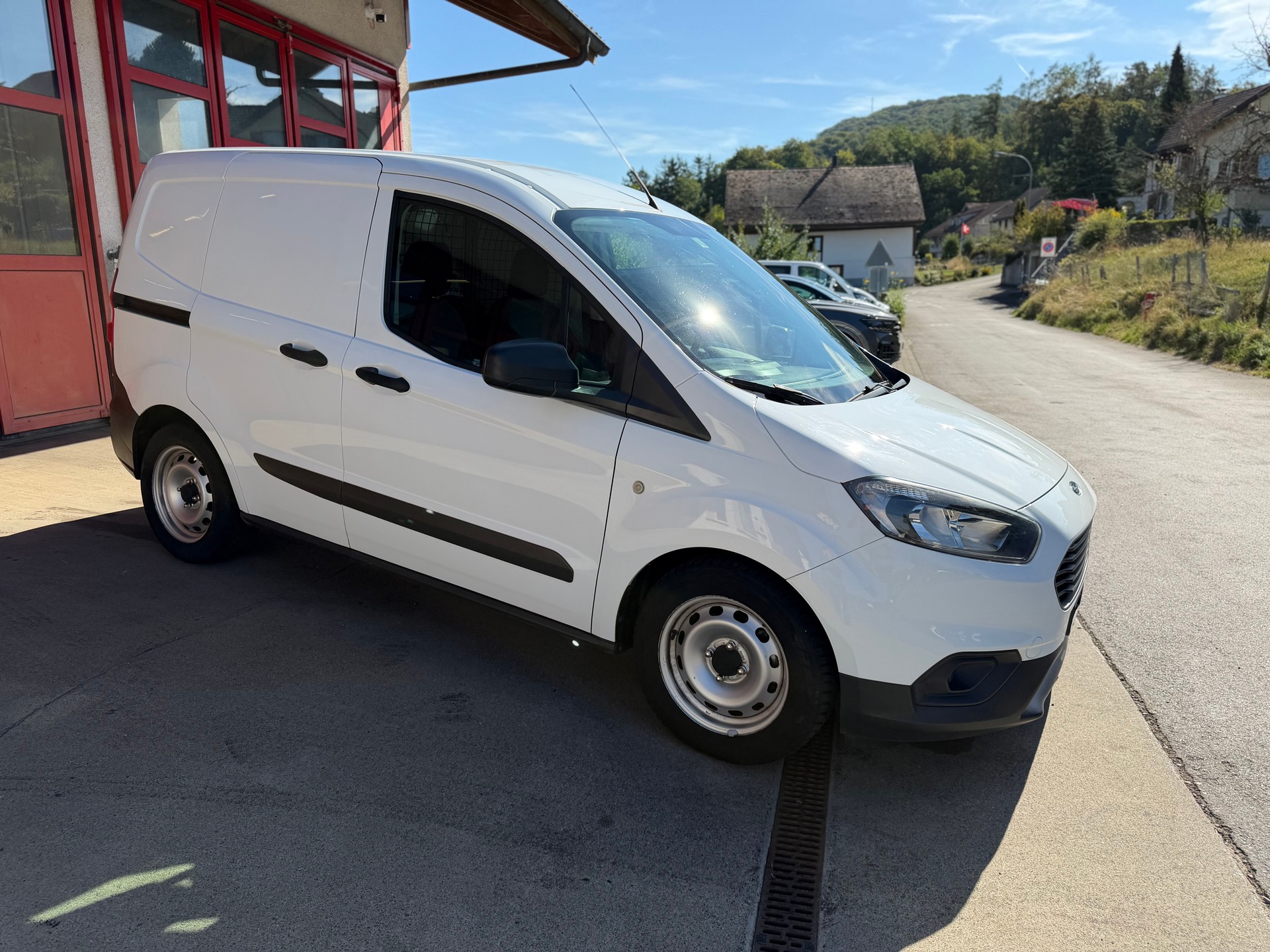 FORD Transit Courier Van 1.0 EcoBoost Trend-image-8