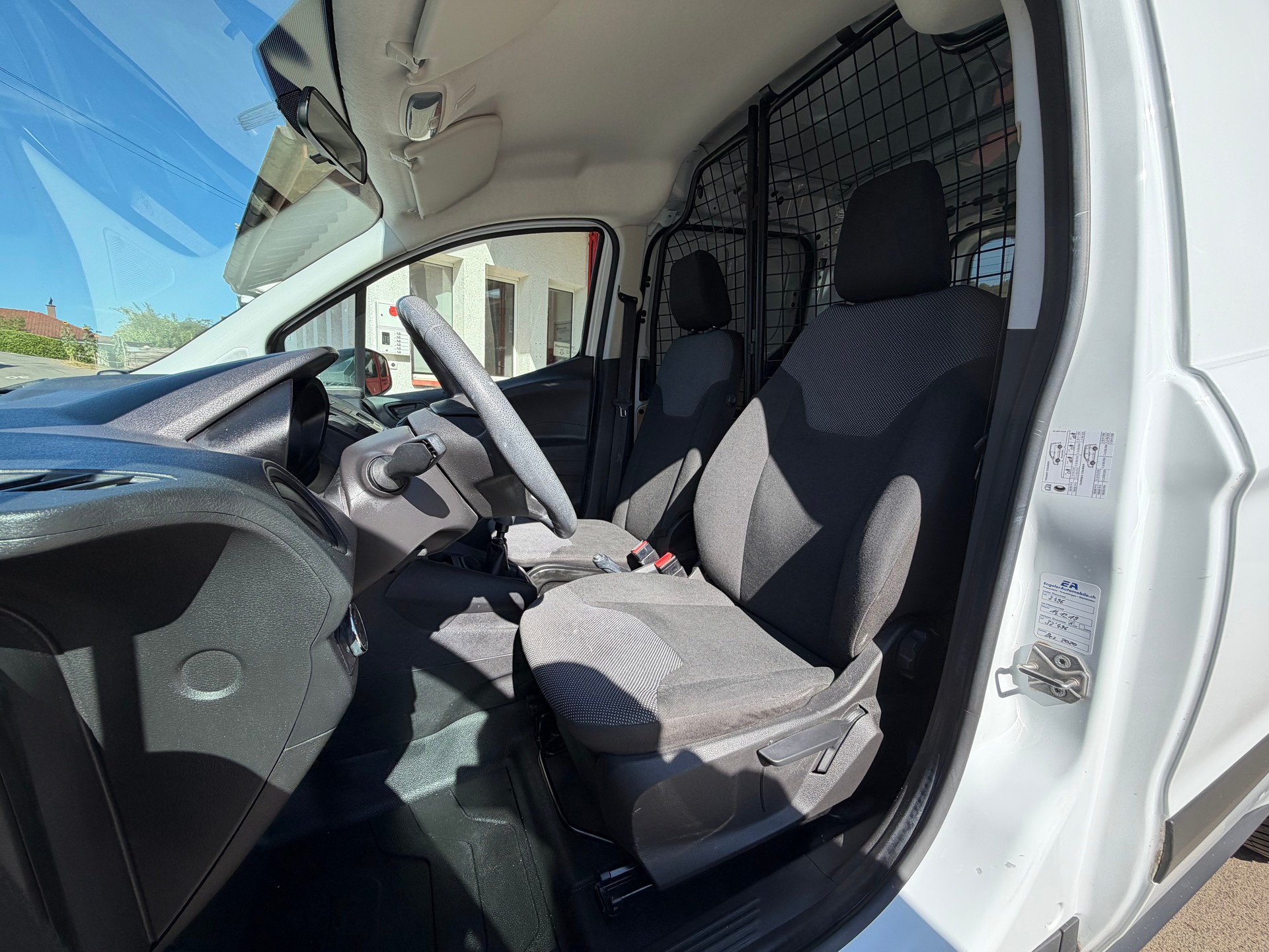 FORD Transit Courier Van 1.0 EcoBoost Trend-image-15