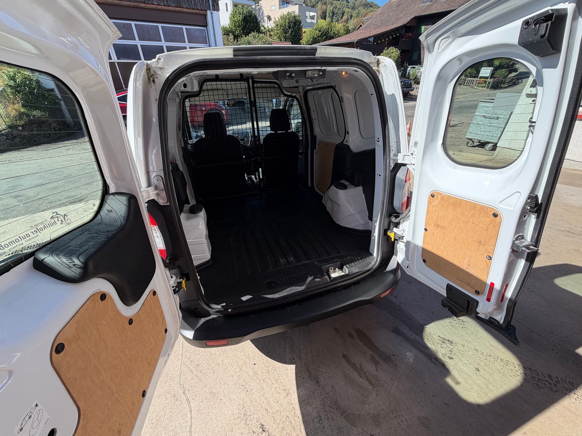FORD Transit Courier Van 1.0 EcoBoost Trend-image-13