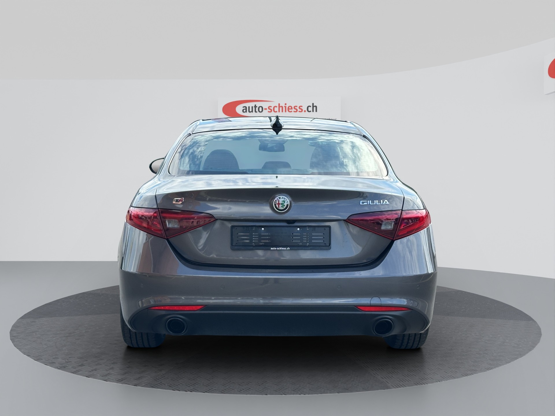 ALFA ROMEO Giulia 2.0 Ti Q4-showroom-element-3